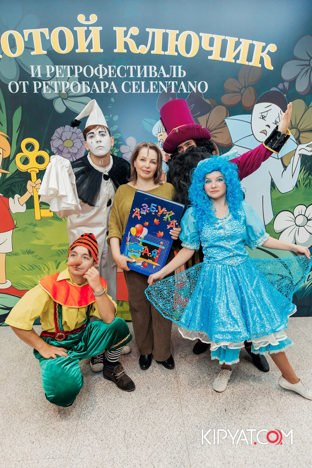 ЗОЛОТОЙ КЛЮЧИК И РЕТРОФЕСТИВАЛЬ ОТ РЕСТОБАРА CELENTANO. КИПЯТКОМ АЛМАТЫ!