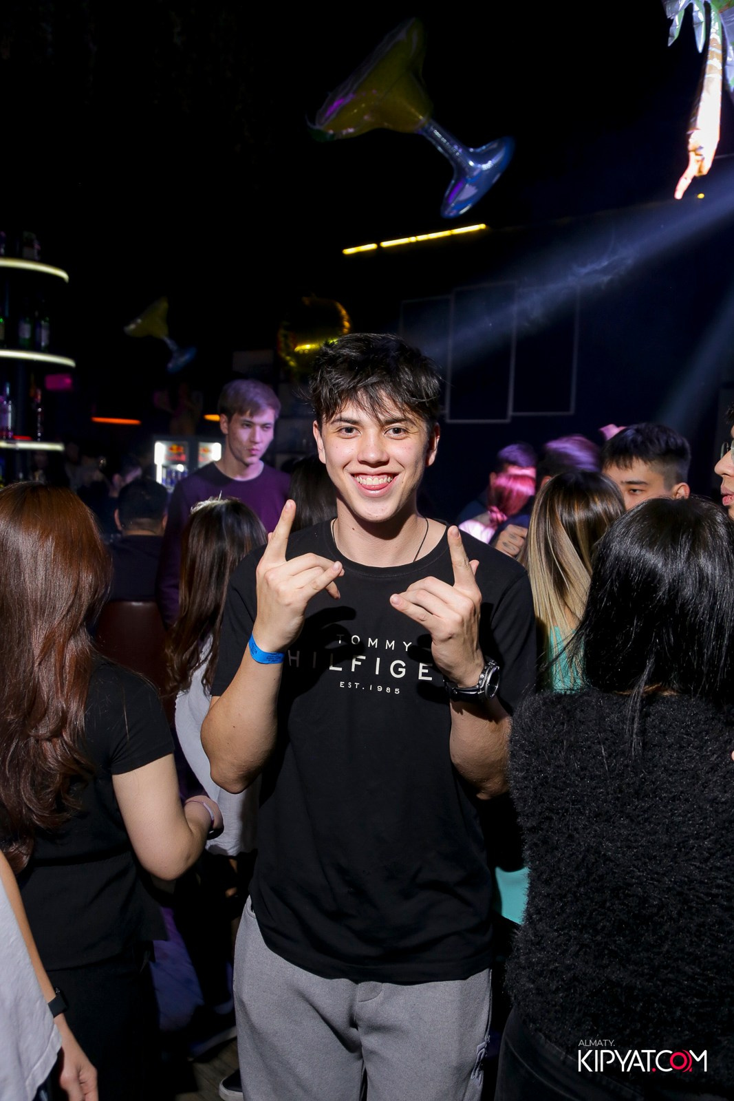 UYAT EMES BAR. КИПЯТКОМ АЛМАТЫ!