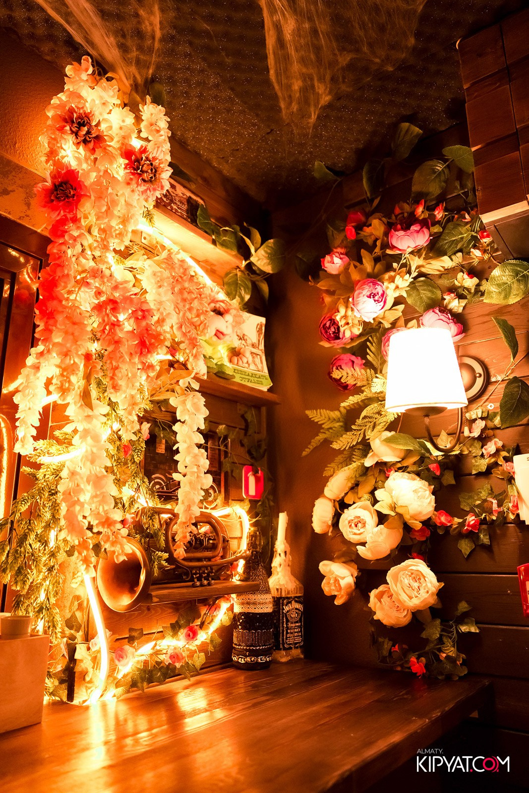 VIСTORY PUB. КИПЯТКОМ АЛМАТЫ!