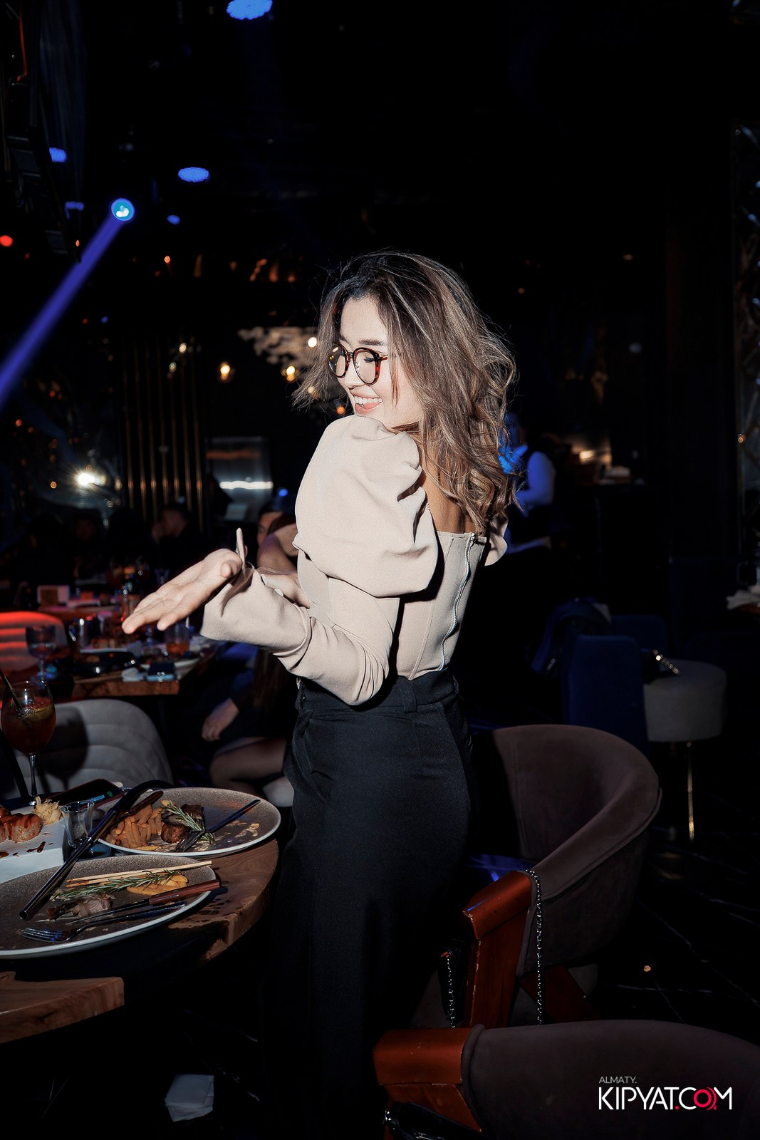 MOOD KARAOKE & TERRACE. КИПЯТКОМ АЛМАТЫ!