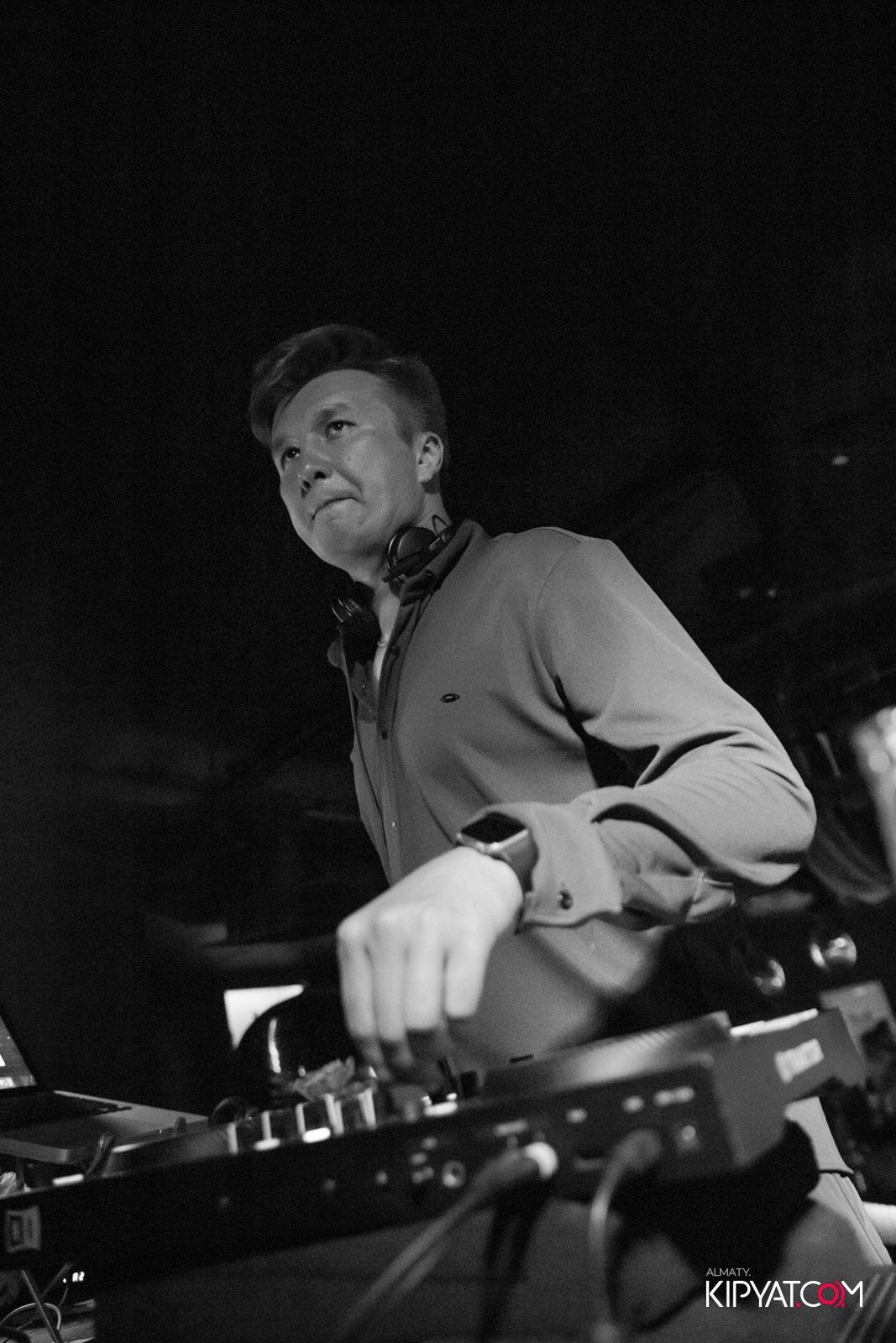 UYAT EMES BAR. КИПЯТКОМ АЛМАТЫ!