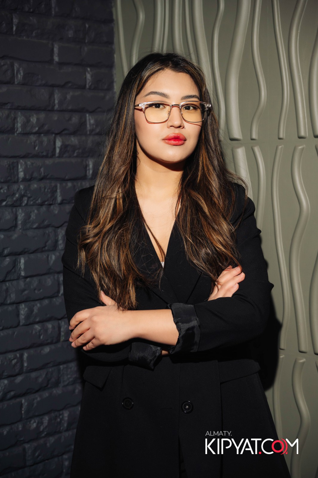 ПАНАЕХАЛИ БАР НА ТОЛЕ БИ. КИПЯТКОМ АЛМАТЫ!