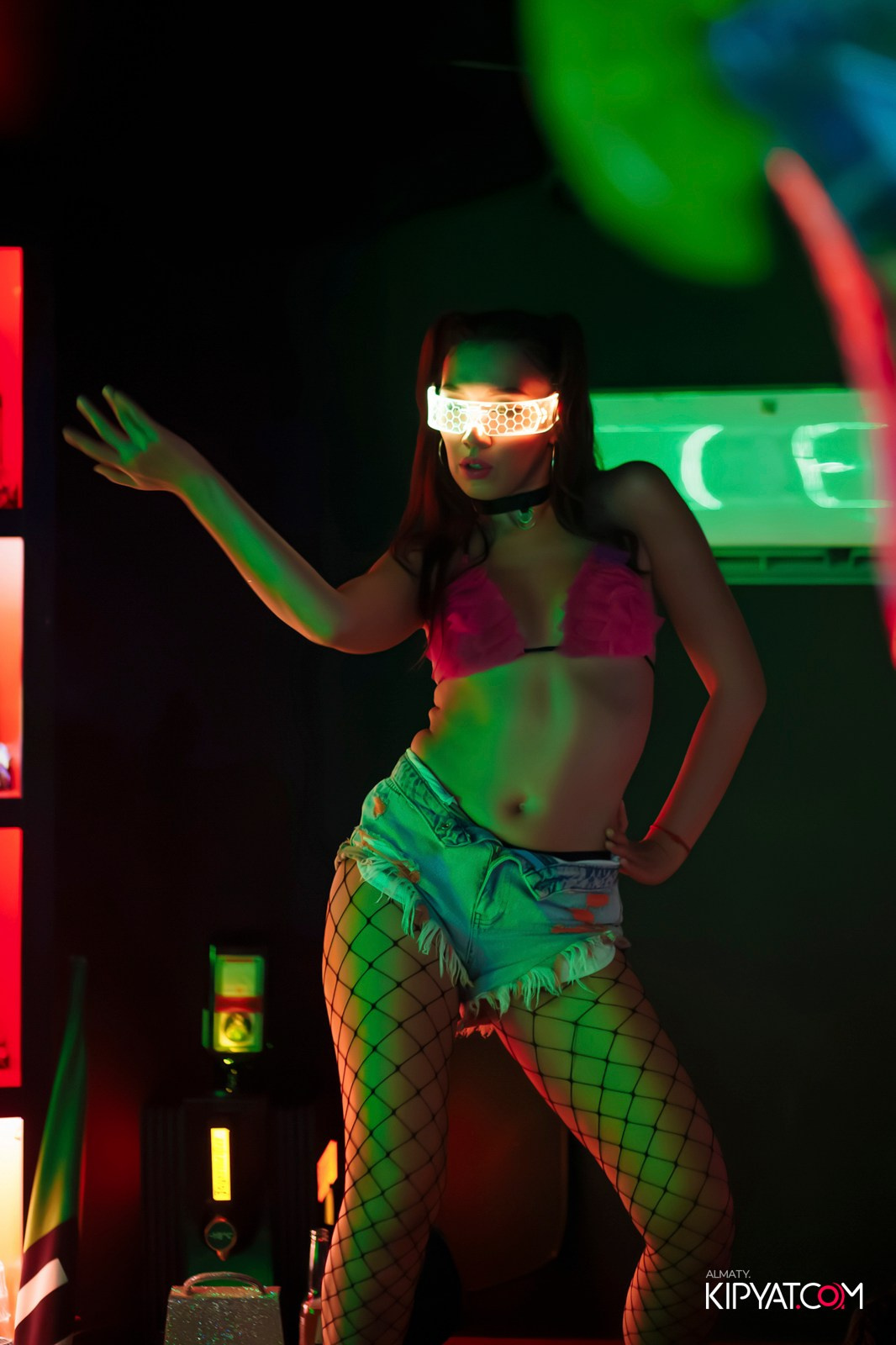 UYAT EMES BAR. КИПЯТКОМ АЛМАТЫ!