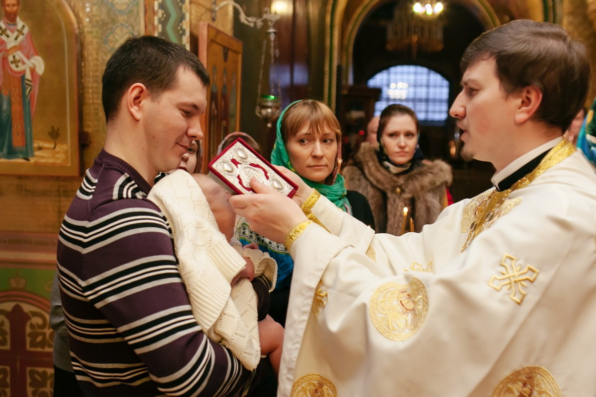 Крещение Казанская церковь Воскресенского Новодевичьего монастыря. Фотограф на крещение в Санкт Петербурге