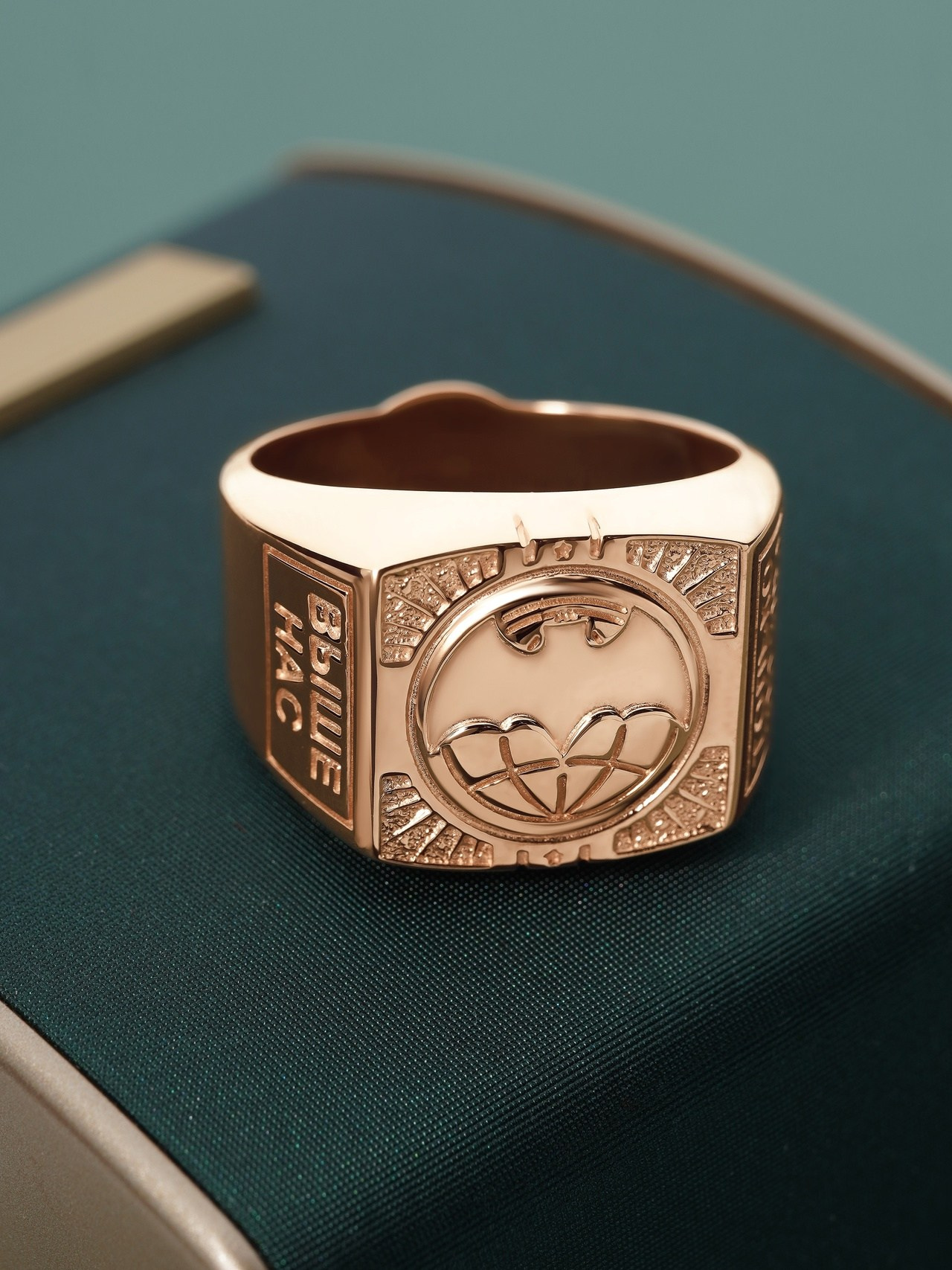 Фотограф ювелирных изделий в Кирове. Предметный фотограф Киров. Съемка для маркетплейсов