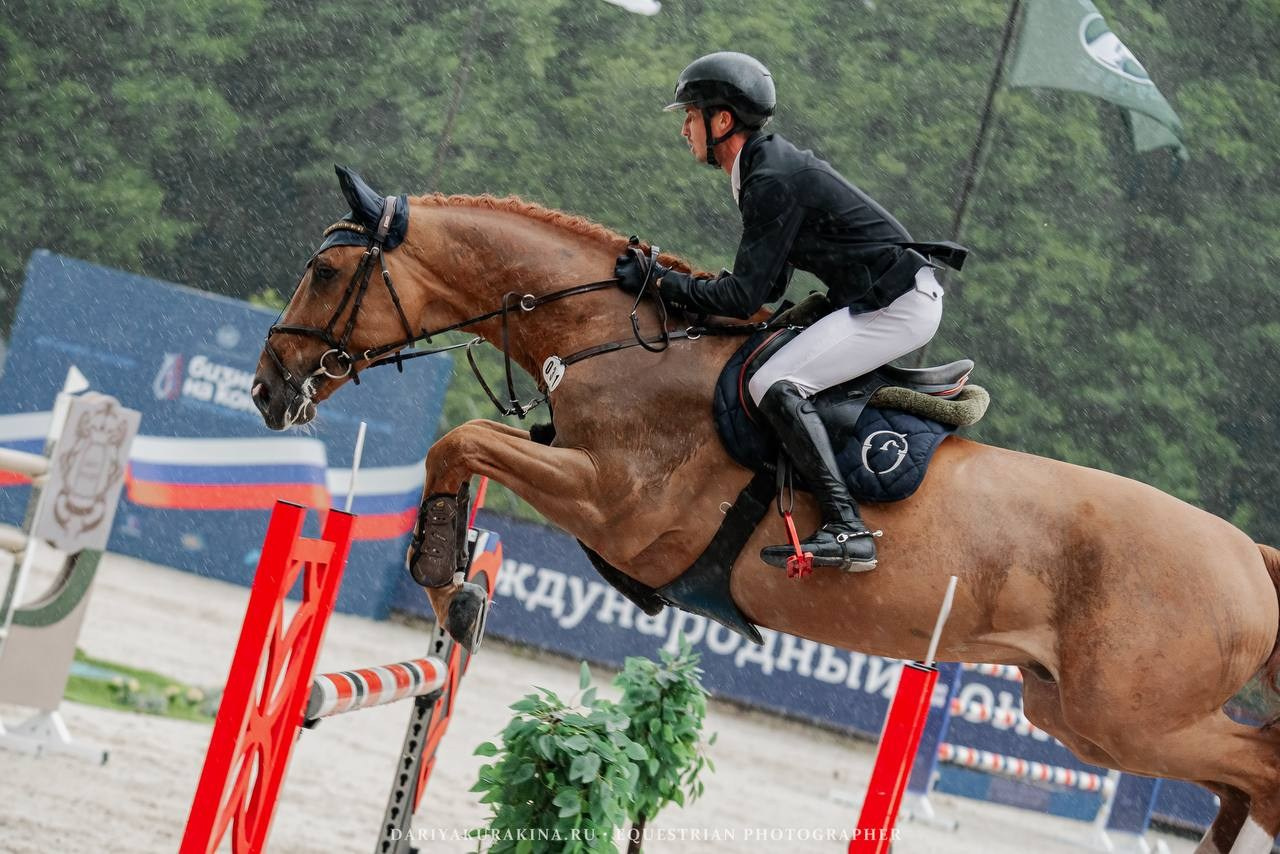 Международные соревнования по конкуру «БИЗНЕС НА КОНЕ». Куракина Дарья • Конный фотограф