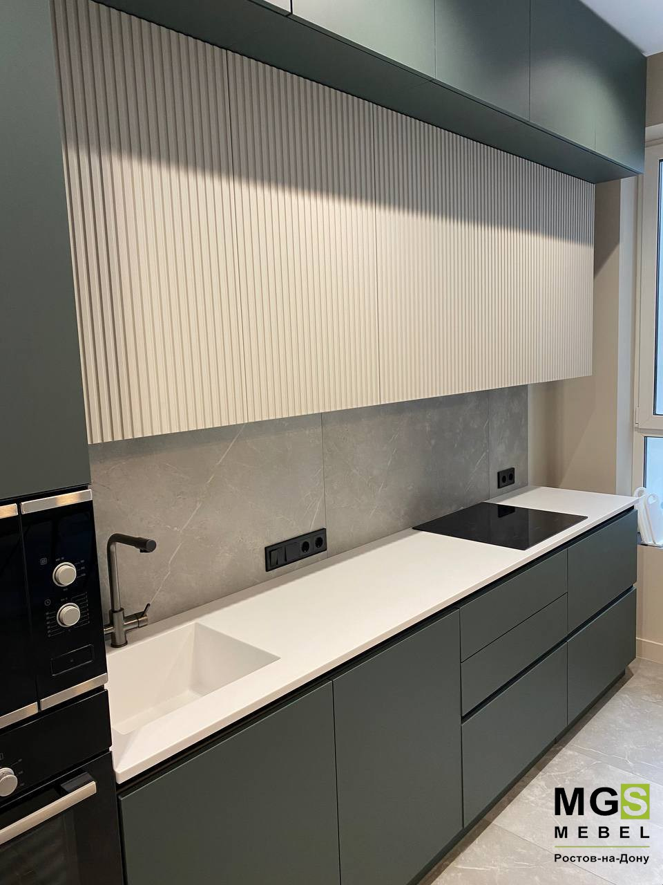 Кухонный гарнитур в серов цвете на заказ
