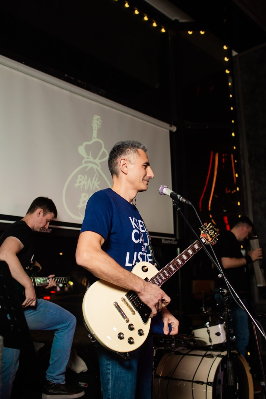 LЮSTRA bar 10.12.2025. Московская кавер-группа BankBand