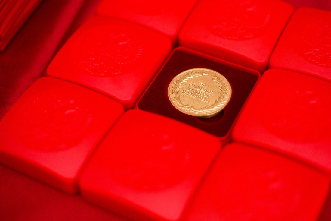 Выпускной в гимназии «Василиада». Репортажный фотограф Борис Геер