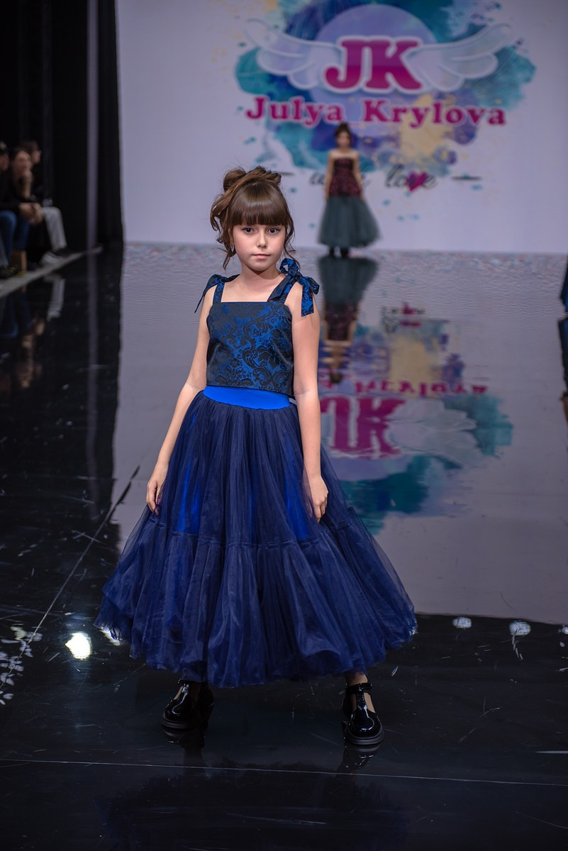 SochiFashionWeek2024 дизайнер Юлия Крылова. Семейный и коммерческий фотограф в Сочи Александр Бодунов