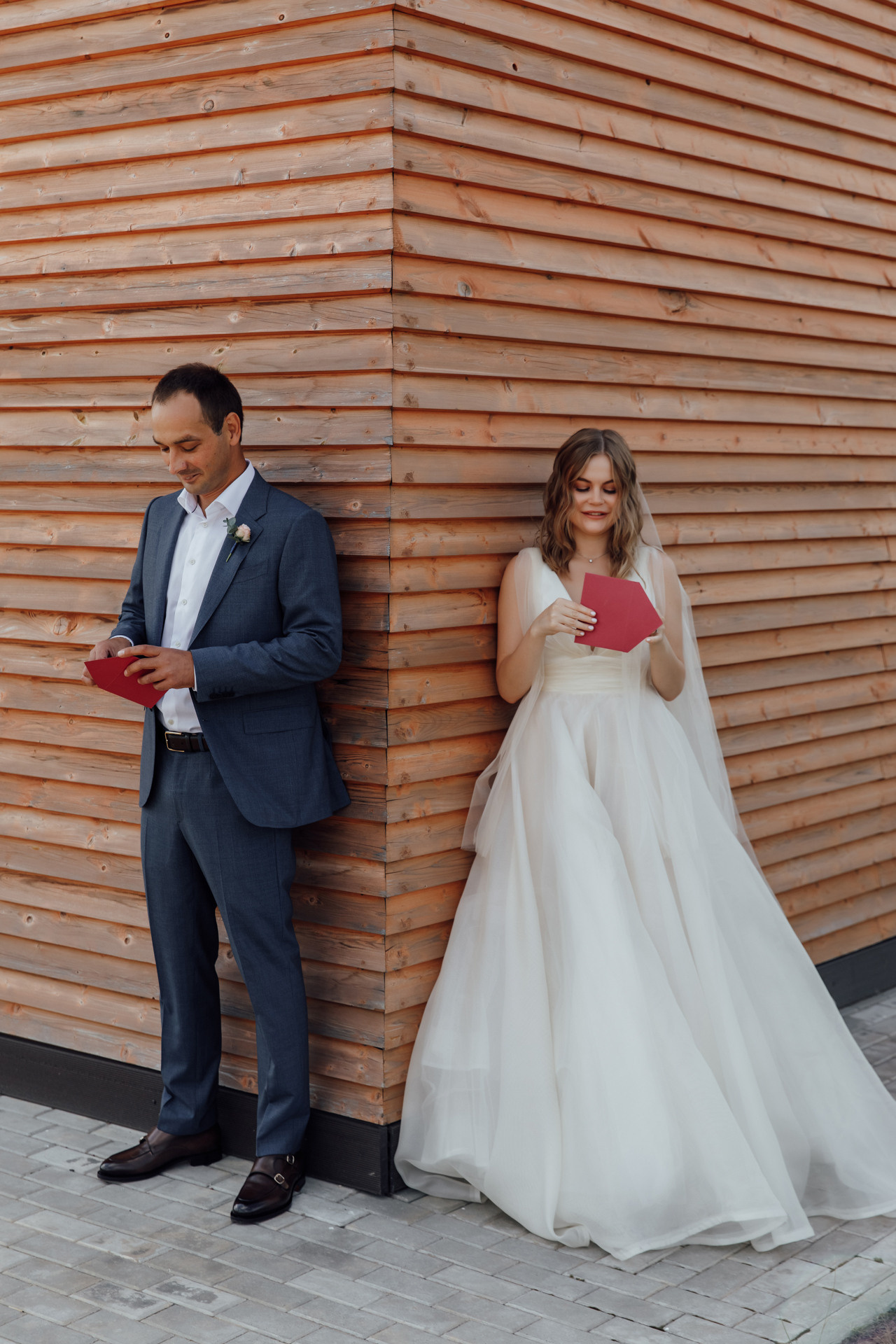 встреча жениха и невесты читают письма друг другу