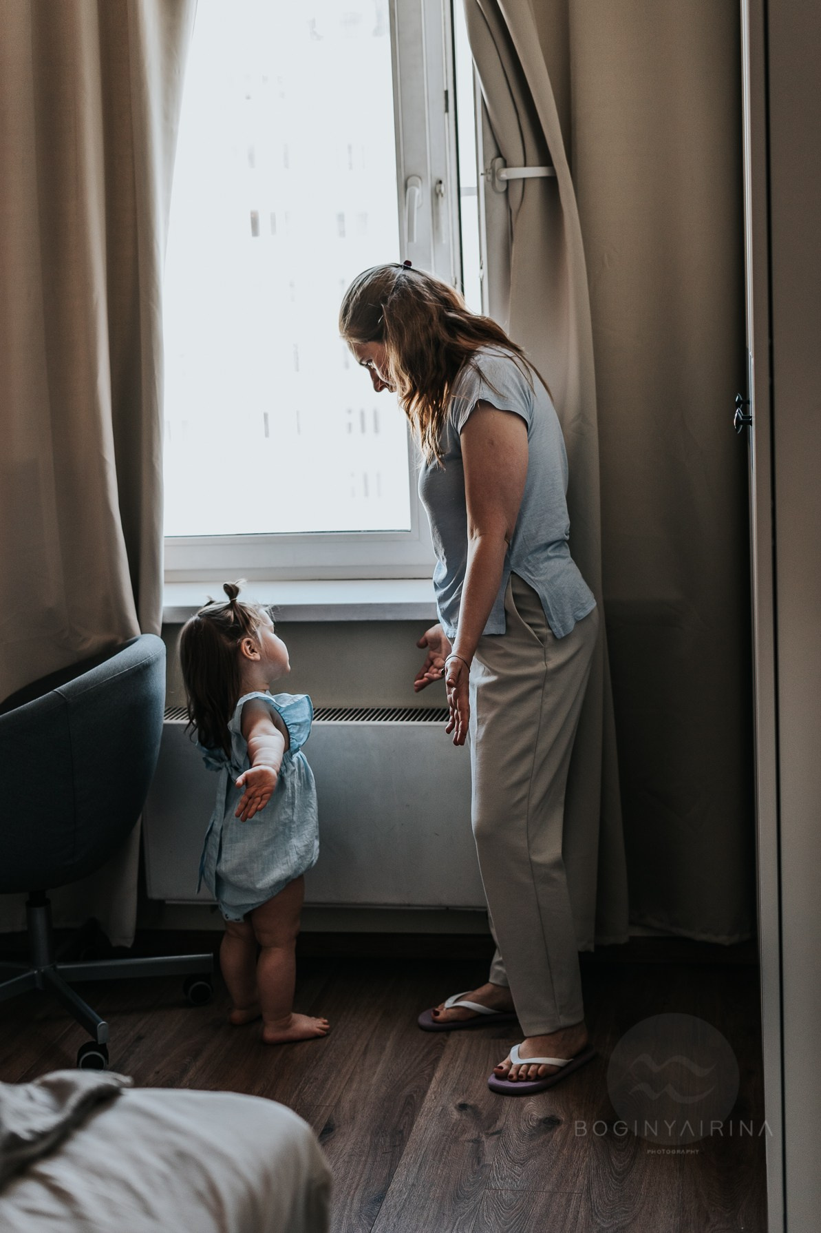 Детская фотосессия дома и на улице без постановки. Фотограф на роды Москва. Фотограф новорожденных Москва