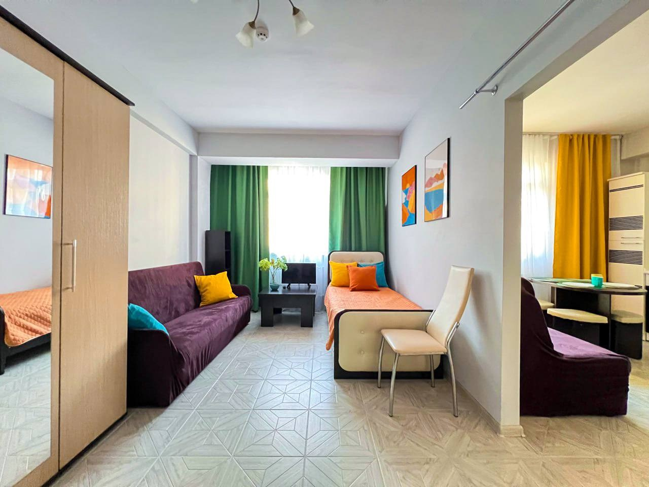 Квартира в самом центре Красной Поляны на большую компанию. Квартиры посуточно, длительно в Сочи, LARA APART GROUP