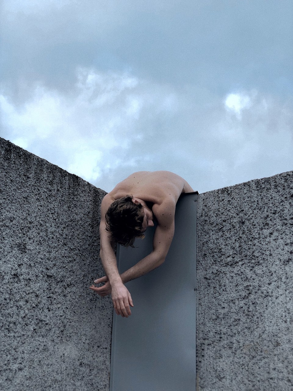 Современная концептуальная фотография о теле, уязвимости и идентичности. Визуальная практика на стиле честности, пост-иронии и искусства.Рекламная фотография, Концептуальная фотография, Современный художник, Психология, Коммерческий фотограф, Репортажный фотограф, Стрит фотография, Арт, Сюрреализм, Мобильная фотография, Снято на айфон, Дима Бурза