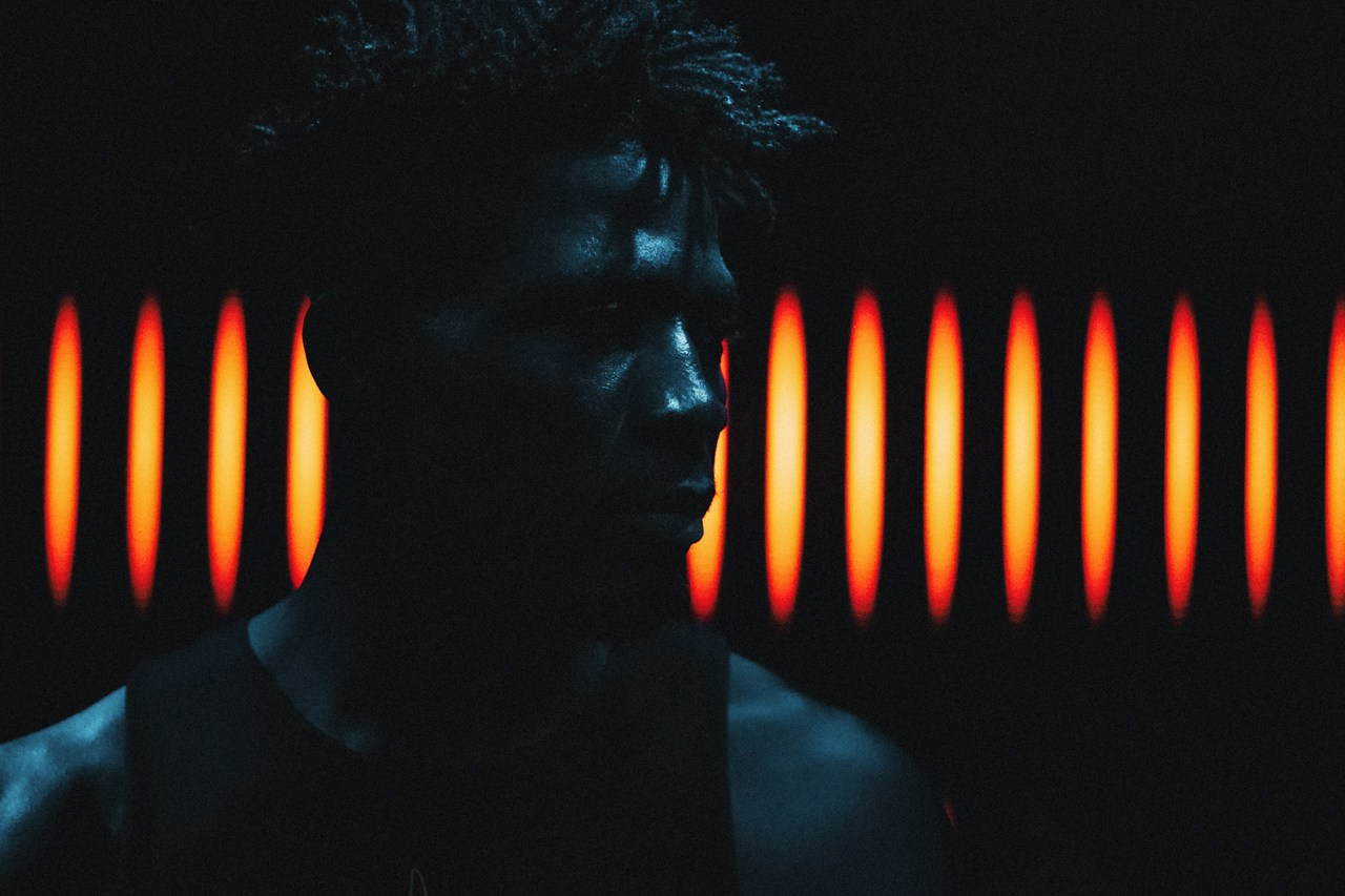 Современная концептуальная фотография о теле, уязвимости и идентичности. Визуальная практика на стиле честности, пост-иронии и искусства.Рекламная фотография, Концептуальная фотография, Современный художник, Психология, Коммерческий фотограф, Репортажный фотограф, Стрит фотография, Арт, Сюрреализм, Мобильная фотография, Снято на айфон, Дима Бурза