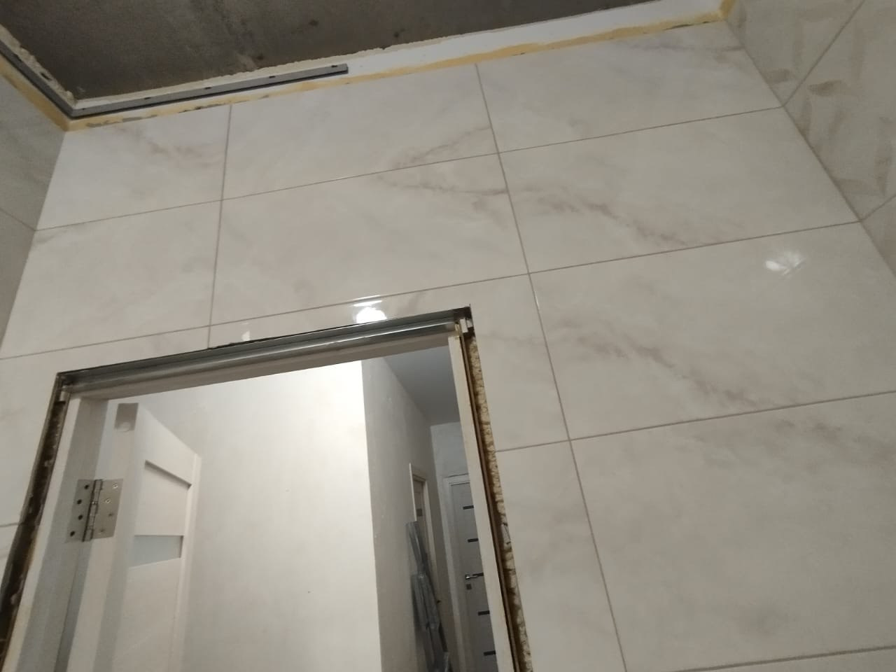 Ванная комната (ул. Тэцевская д. 4а). Ремонт санузла, туалета, ванной под ключ в Казани. Укладка плитки