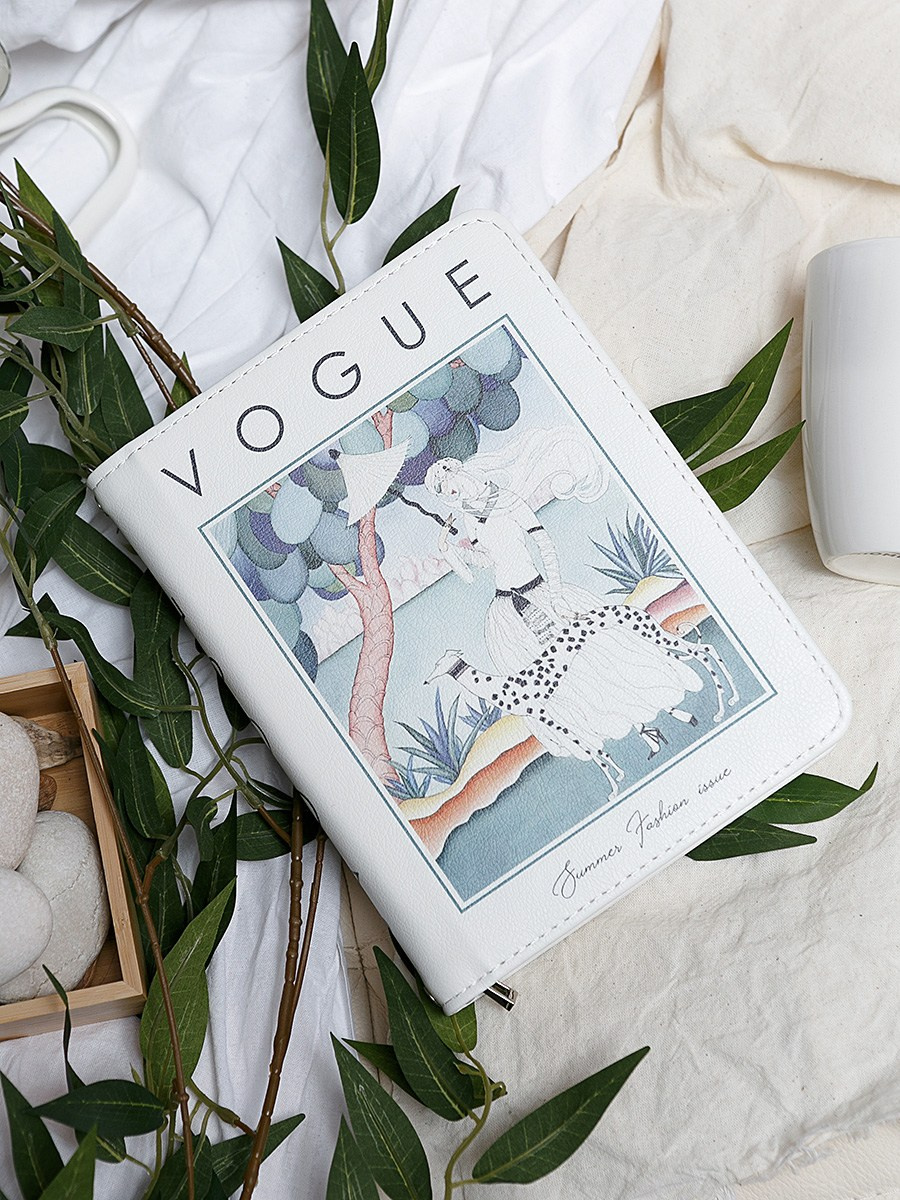 Сумка-клатч. Контент фотограф, съемка для маркетплейсов, фуд съемка и репортажи в Новосибирске Ралия Галеева