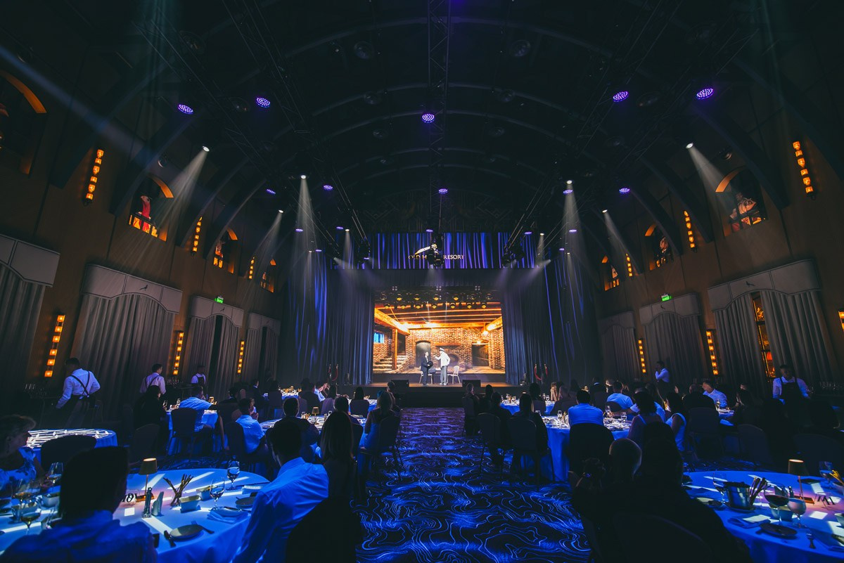 Old House Resort & Spa — «12 стульев»