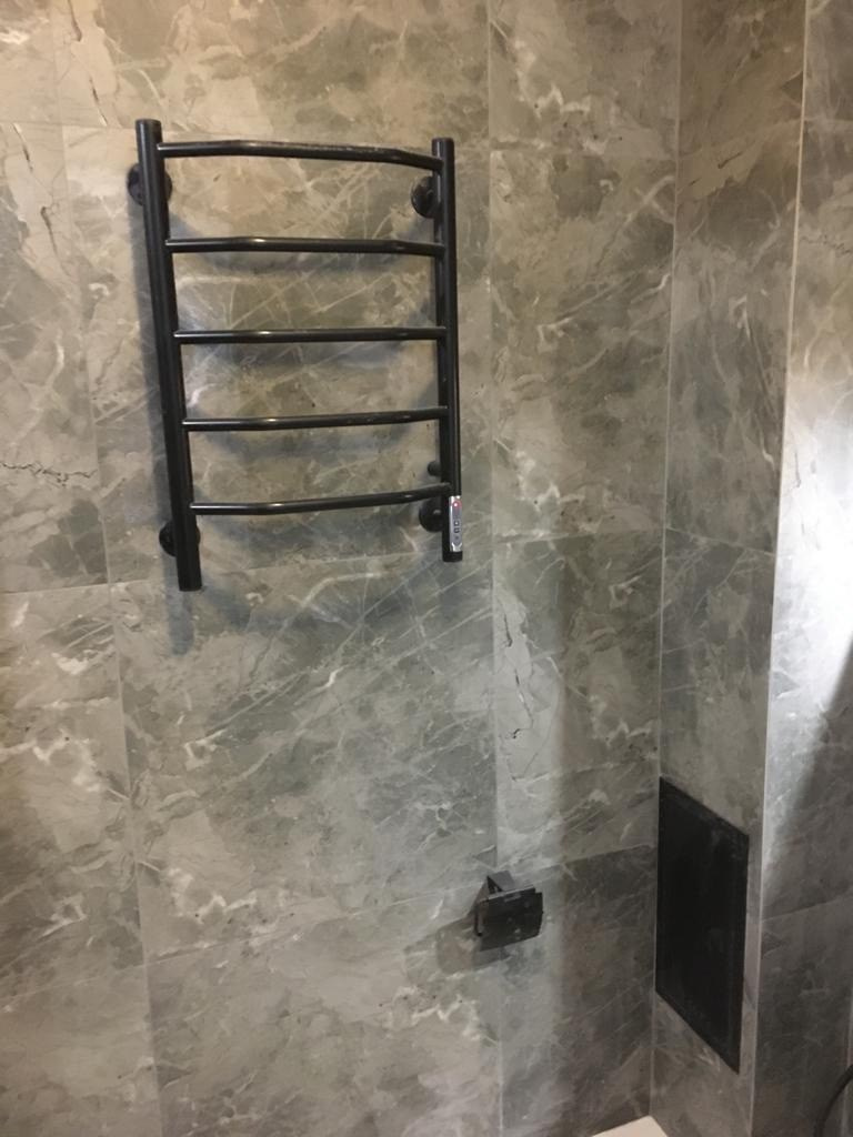 Ванная комната (ул. В. Сажинова д. 6/9). Ремонт санузла, туалета, ванной под ключ в Казани. Укладка плитки