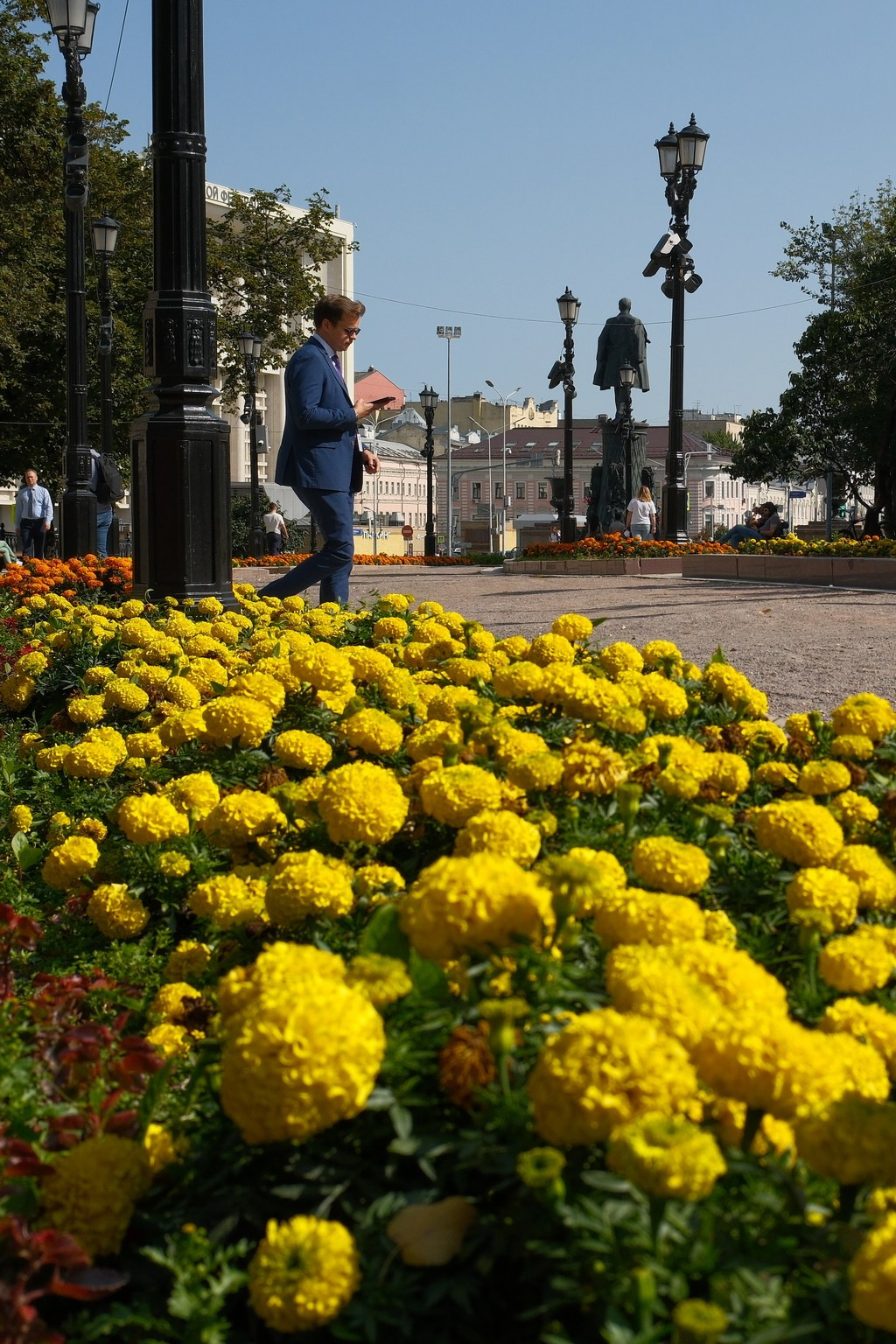 Улица, люди, жизнь…