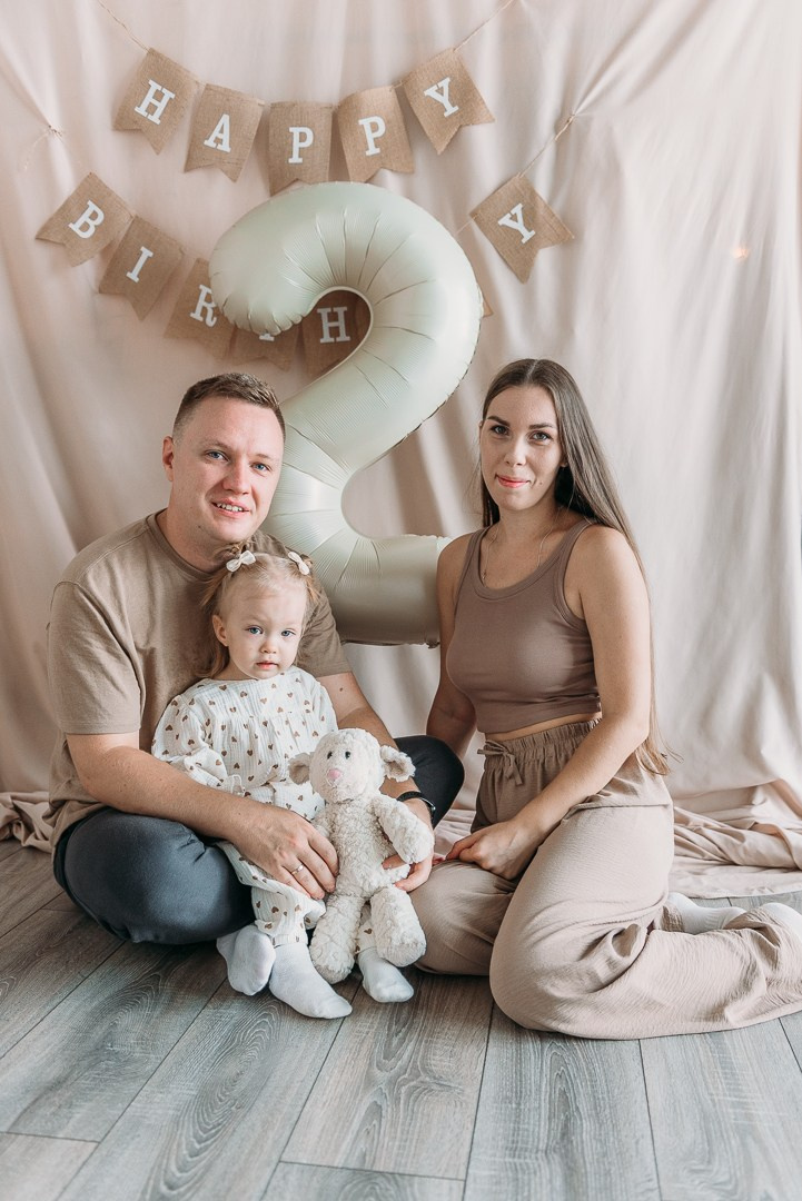 Еве 2 года. Студия Матур