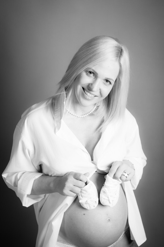 Будущая мама заказала семейную фотосессию и осталась довольной