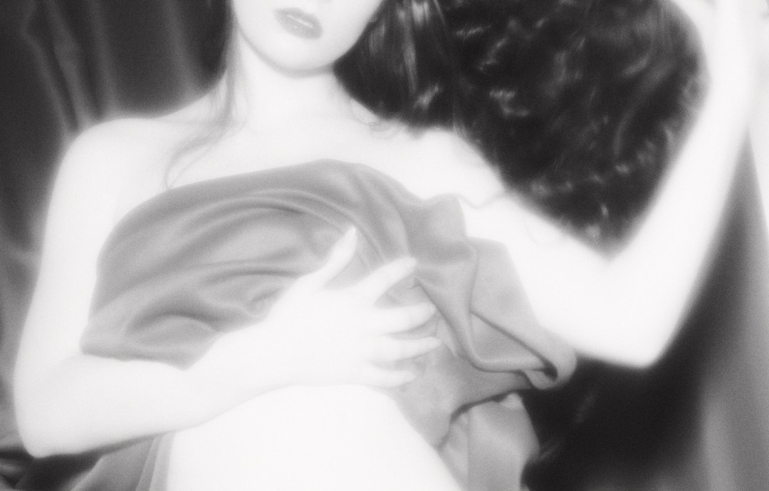 Home Video for Sweet Valentine. Fashion Photographer Oxana Chernomorets