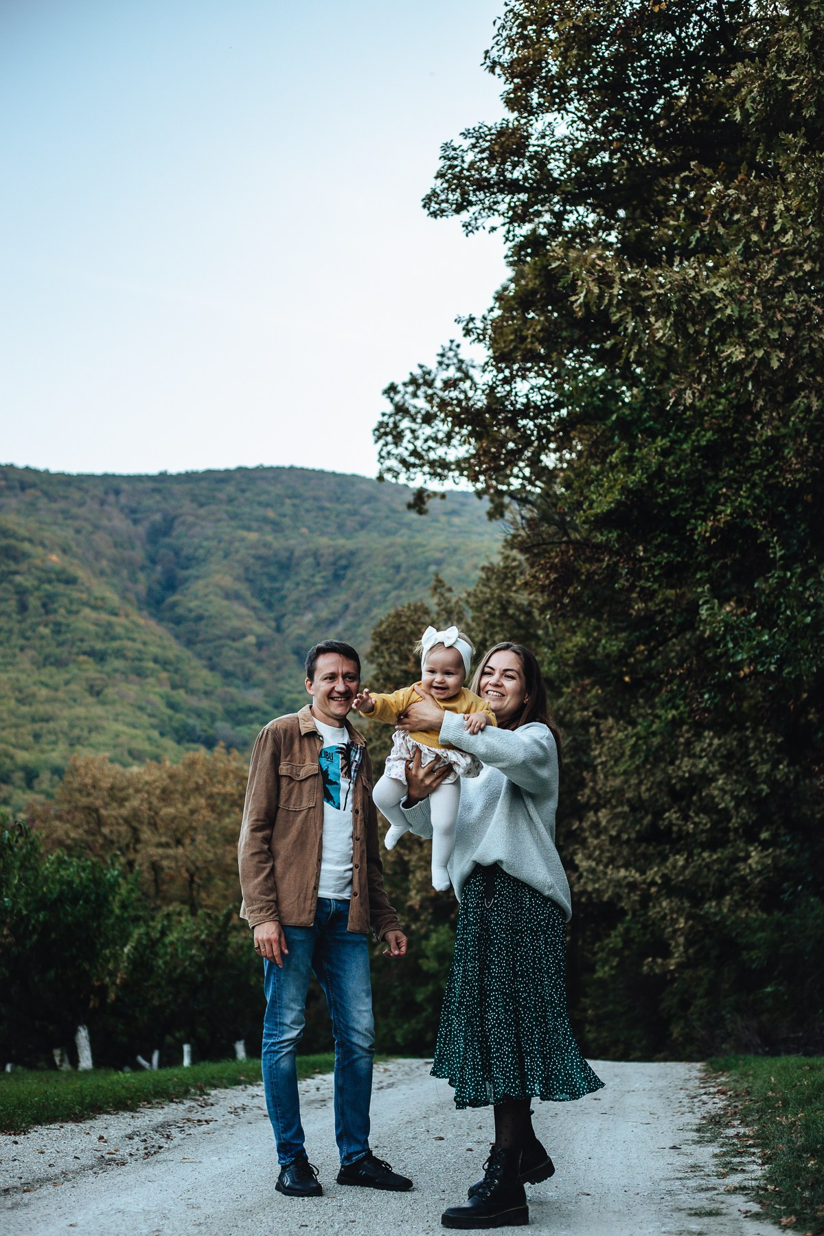 Иван, Ольга и Мира — в персиковом саду. Семейный фотограф Новороссийск, Анапа, Геленджик — Юлия Давыдова