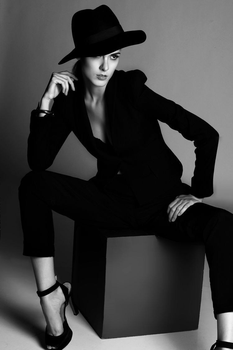 ЧЕРНО-БЕЛЫЙ ПОРТРЕТ