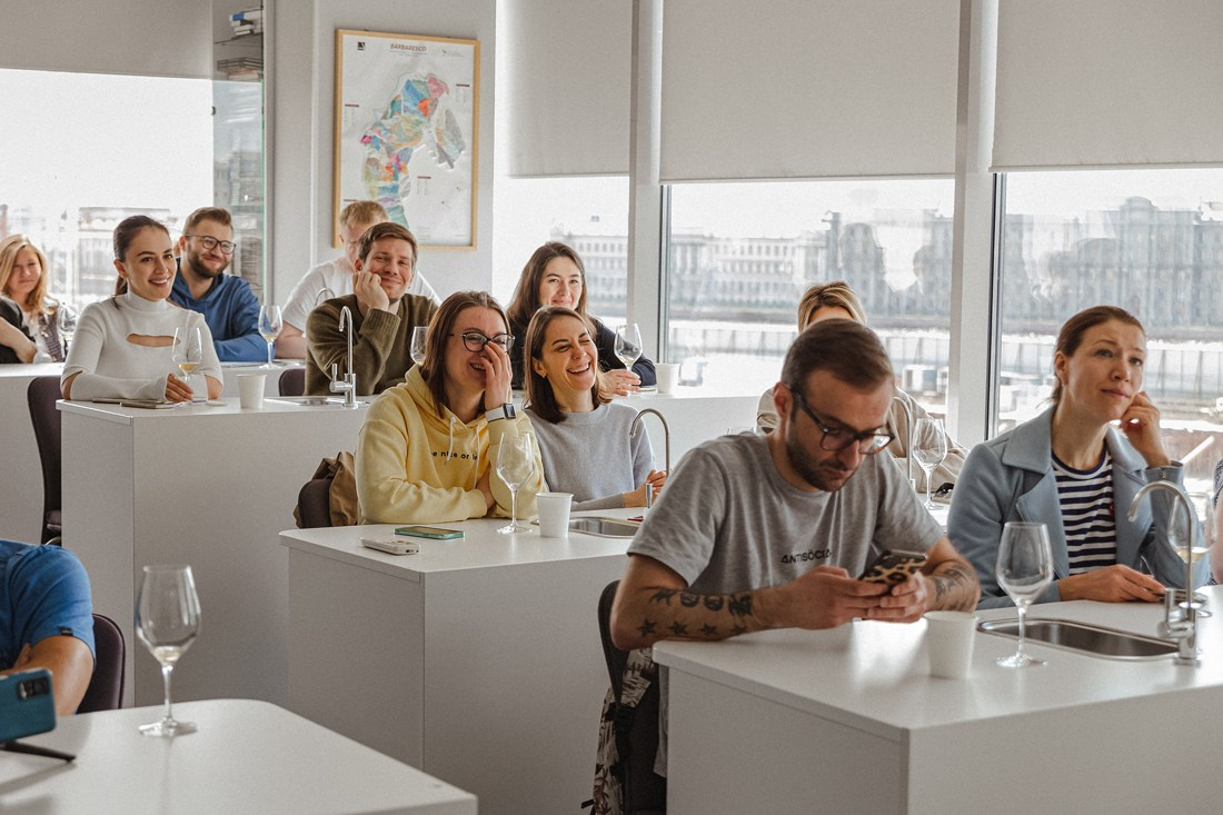 Репортажная и контент съемка. Портретный и Семейный фотограф в Санкт-Петербурге Rocket Alice