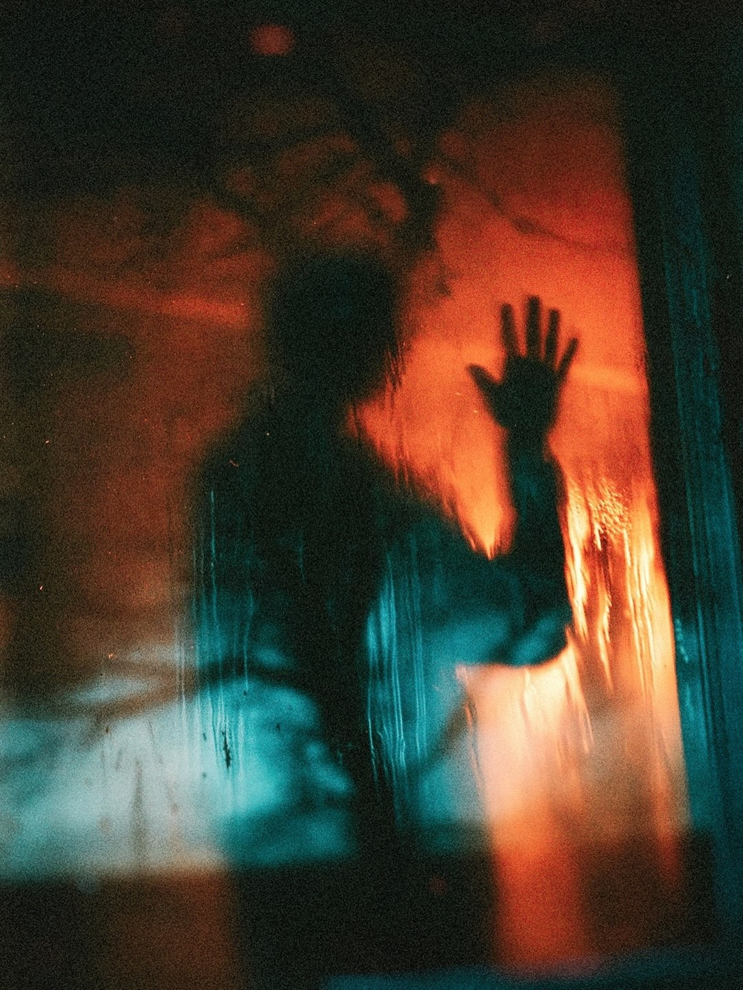 Volume x. Портретная, стрит и репортажная фотография в естественном свете. Живые кадры и городские истории в Москве