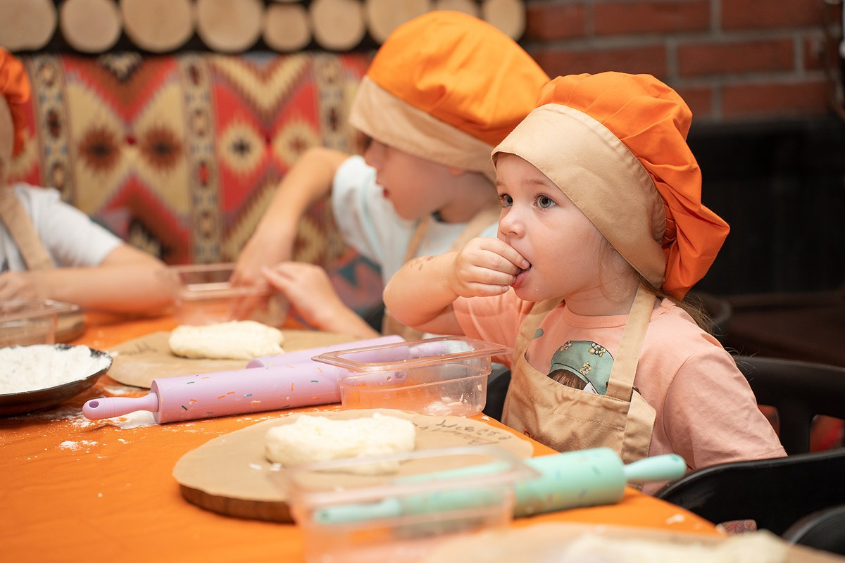 Кулинарный мастер-класс в «Пхали-Хинкали». Фотограф Мария Ковкова