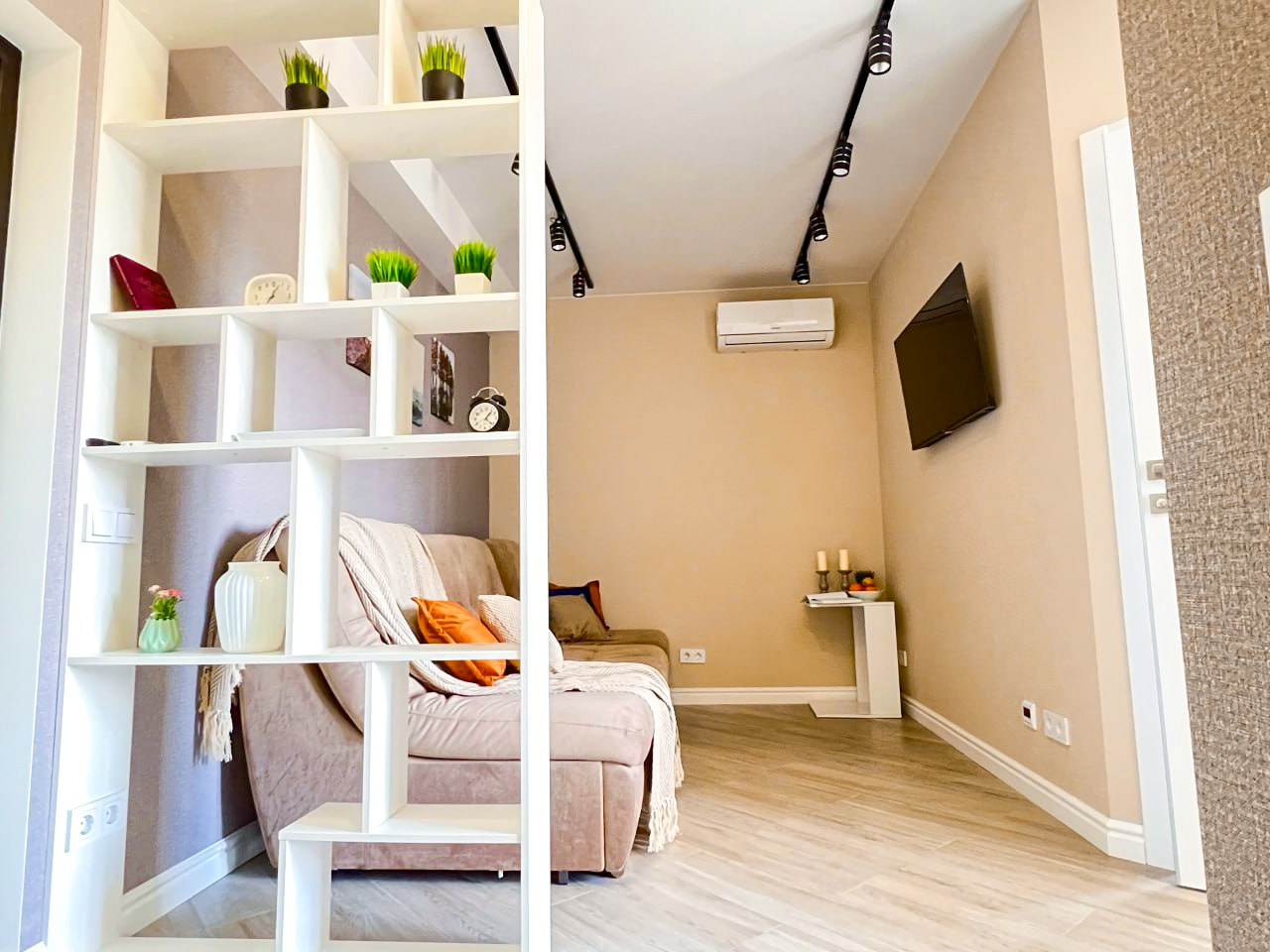 Шикарная квартира в центральном Сочи, рядом с морем!. Квартиры посуточно, длительно в Сочи, LARA APART GROUP