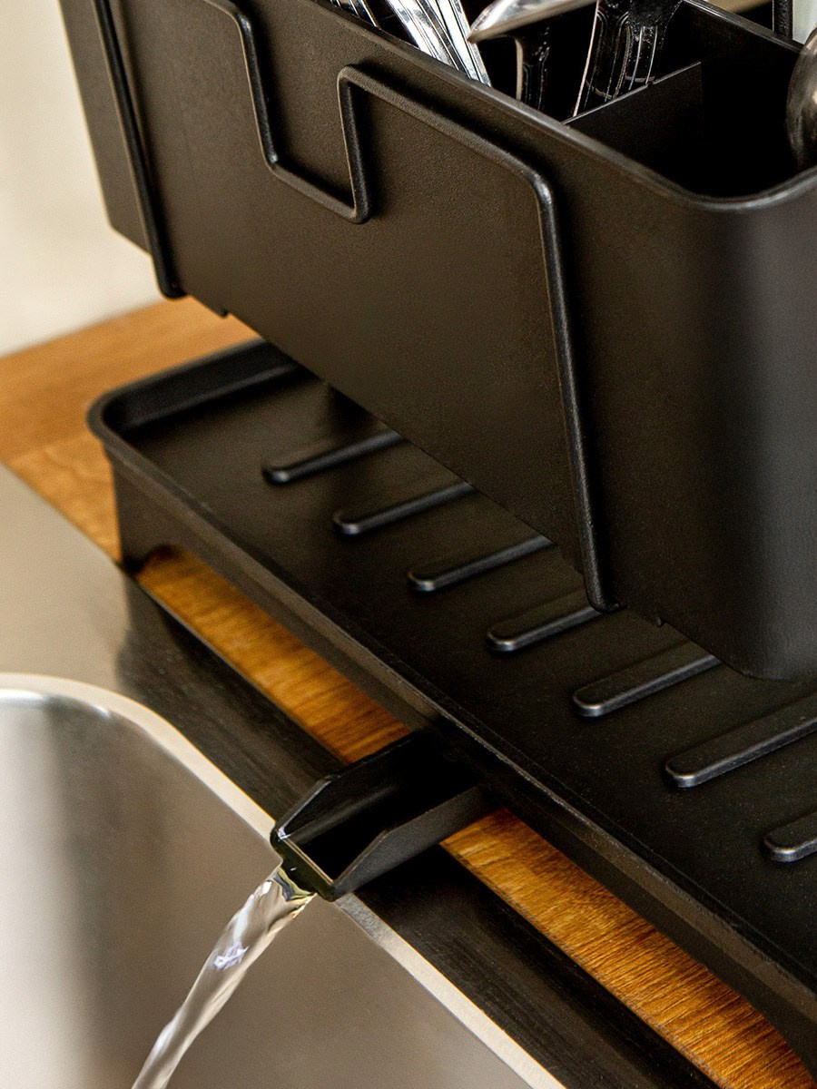 Сушилки для посуды (WB и OZON). Фотограф Екатерина Голицына