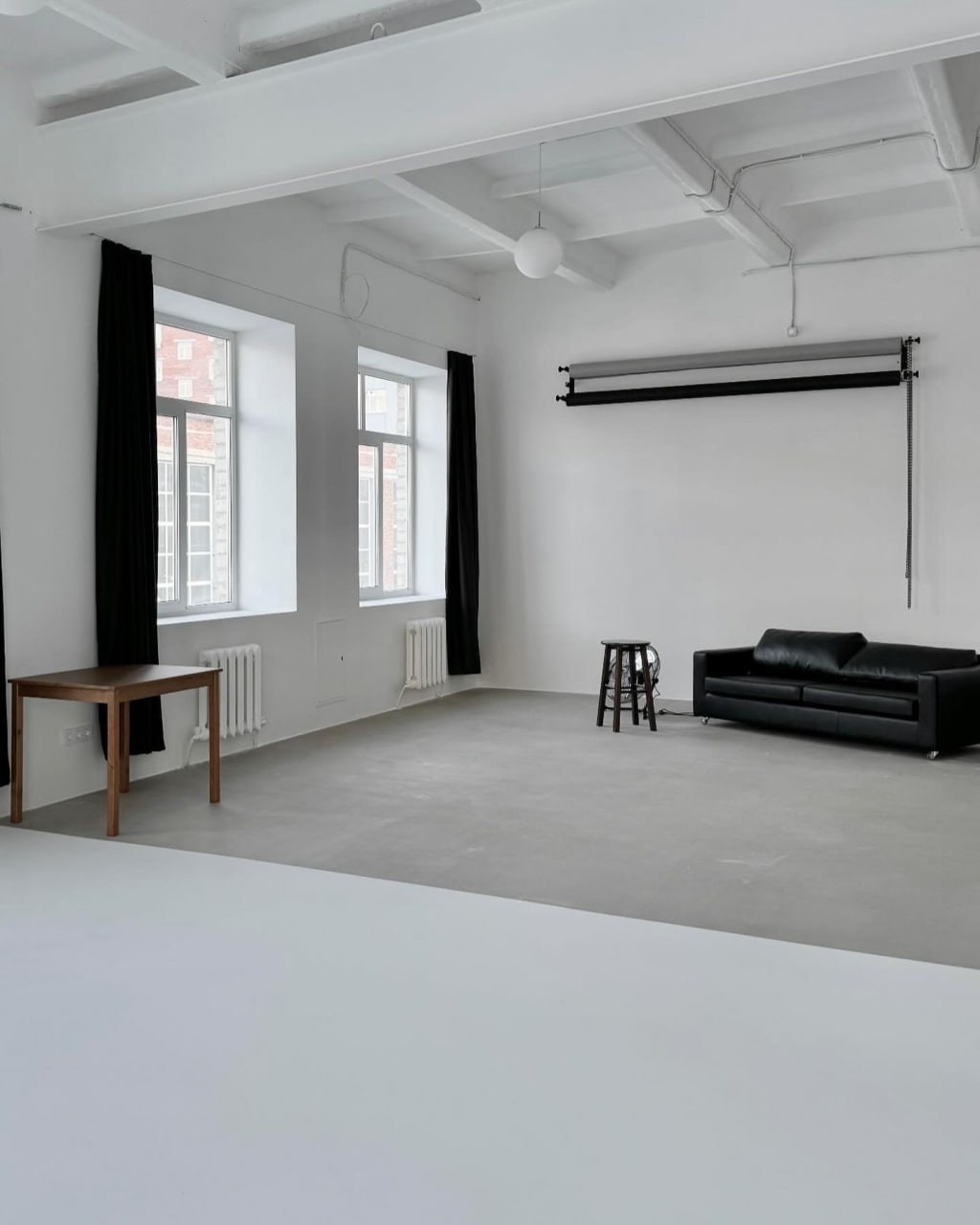 На этом фото представлен интерьер фотостудии studio 216, зал 213.