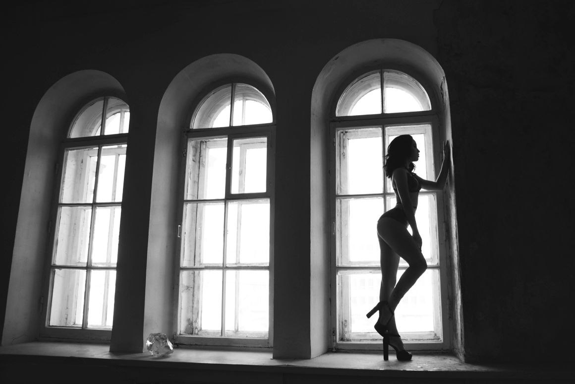 Будуарные и Ню. Женский фотограф в Санк-Петербурге и Москве — фотосессия девушки в студии, портрет, фотосъемка