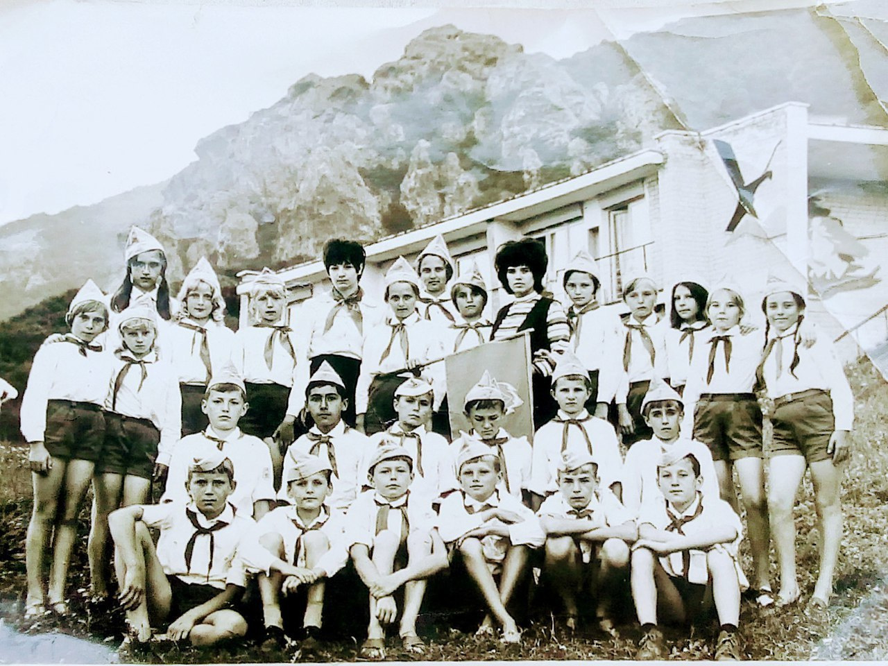 Пионерский лагерь "Орлиные Скалы". Фотоальбом истории города Лермонтов