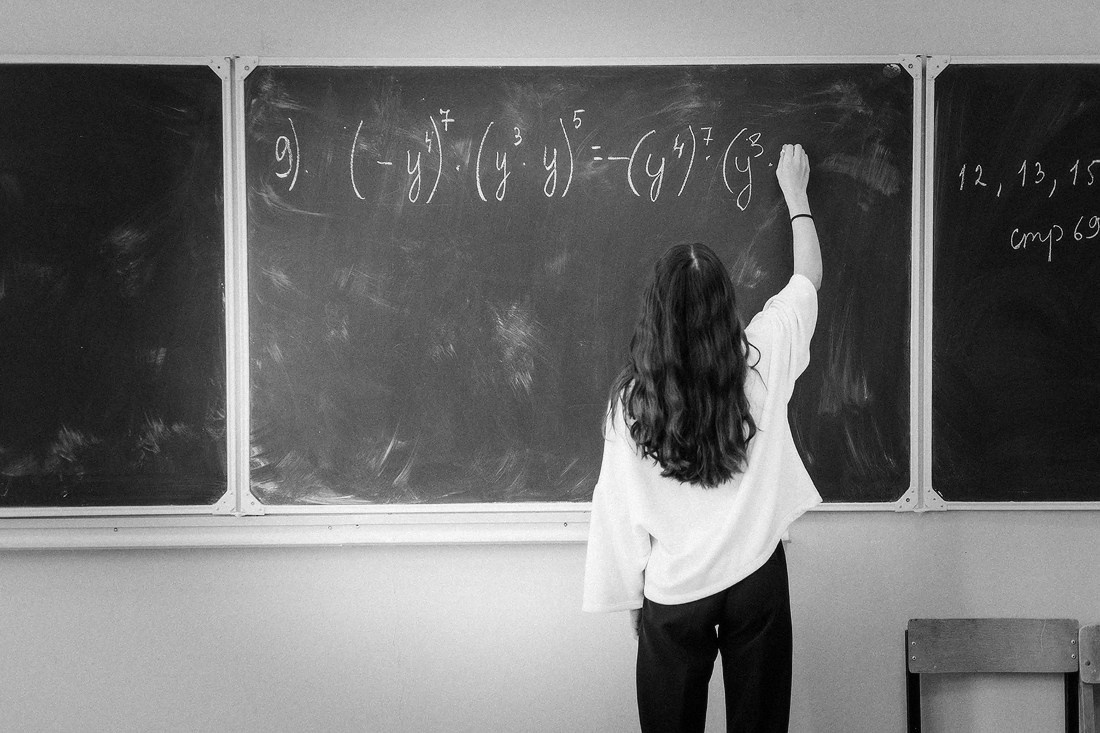 Фоторепортаж со школьного урока 4-го класса. Репортажный фотограф Борис Геер