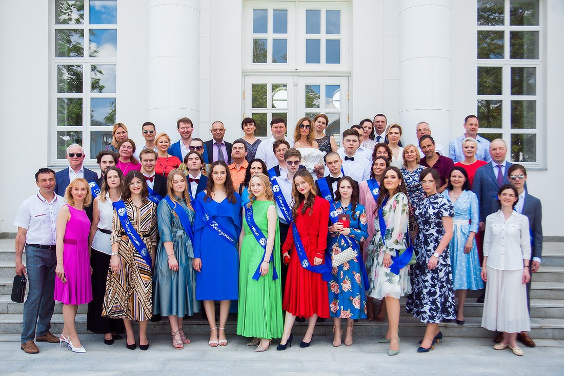 Выпускной в гимназии «Василиада». Репортажный фотограф Борис Геер