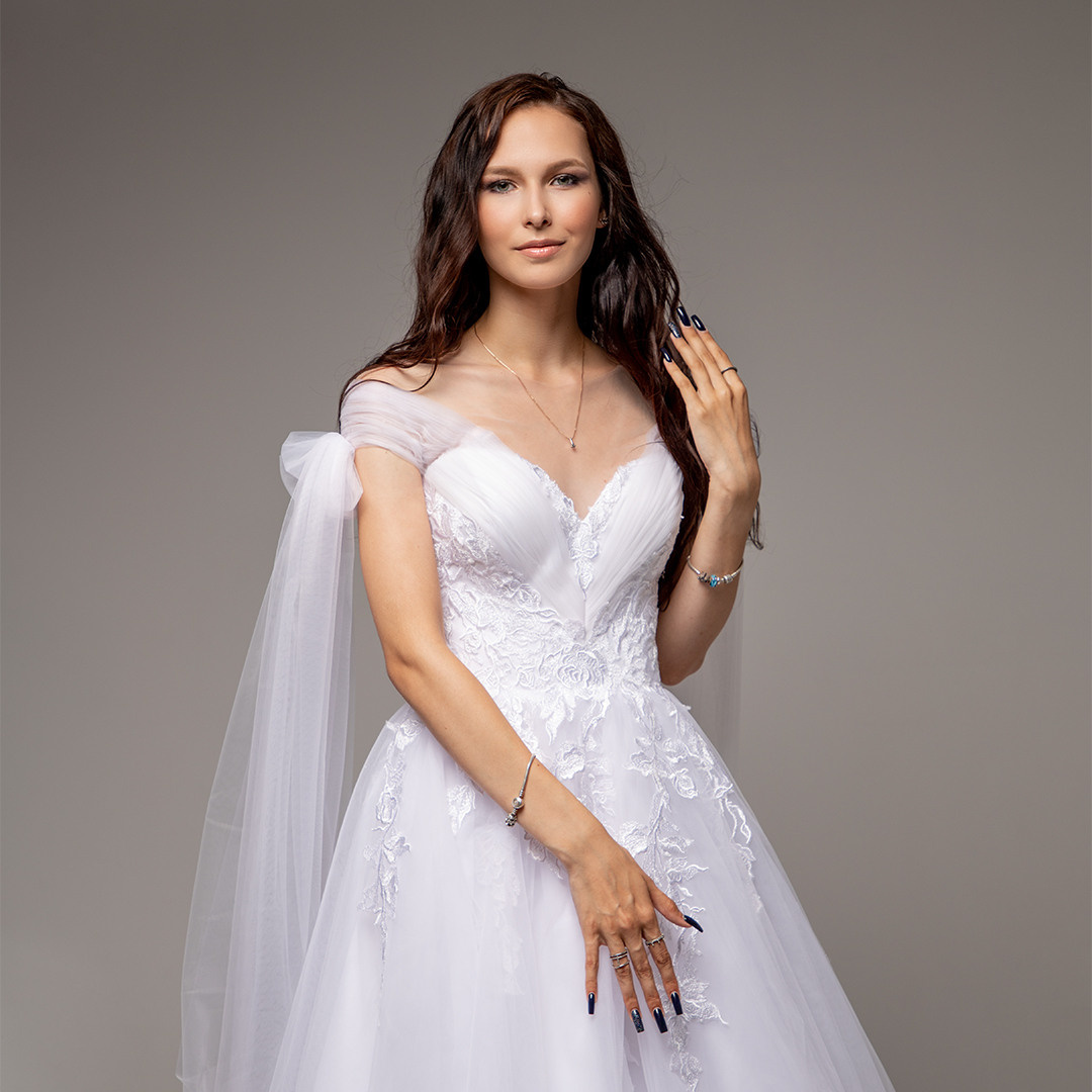 Фотосъёмка контента для салона свадебных платьев. Коммерческий фотограф Андрей Тремасов