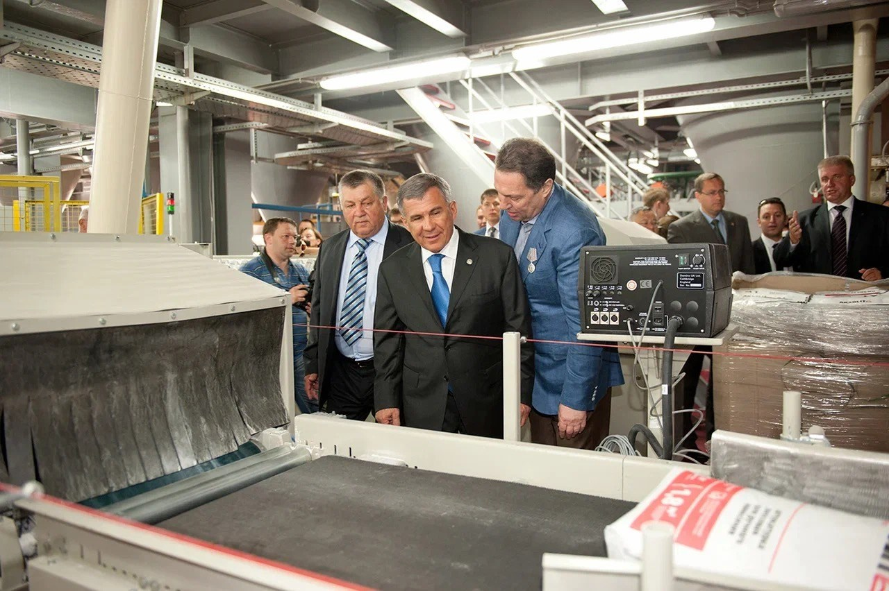 Открытие завода Аксолит. Фотограф Наиль Зоркий