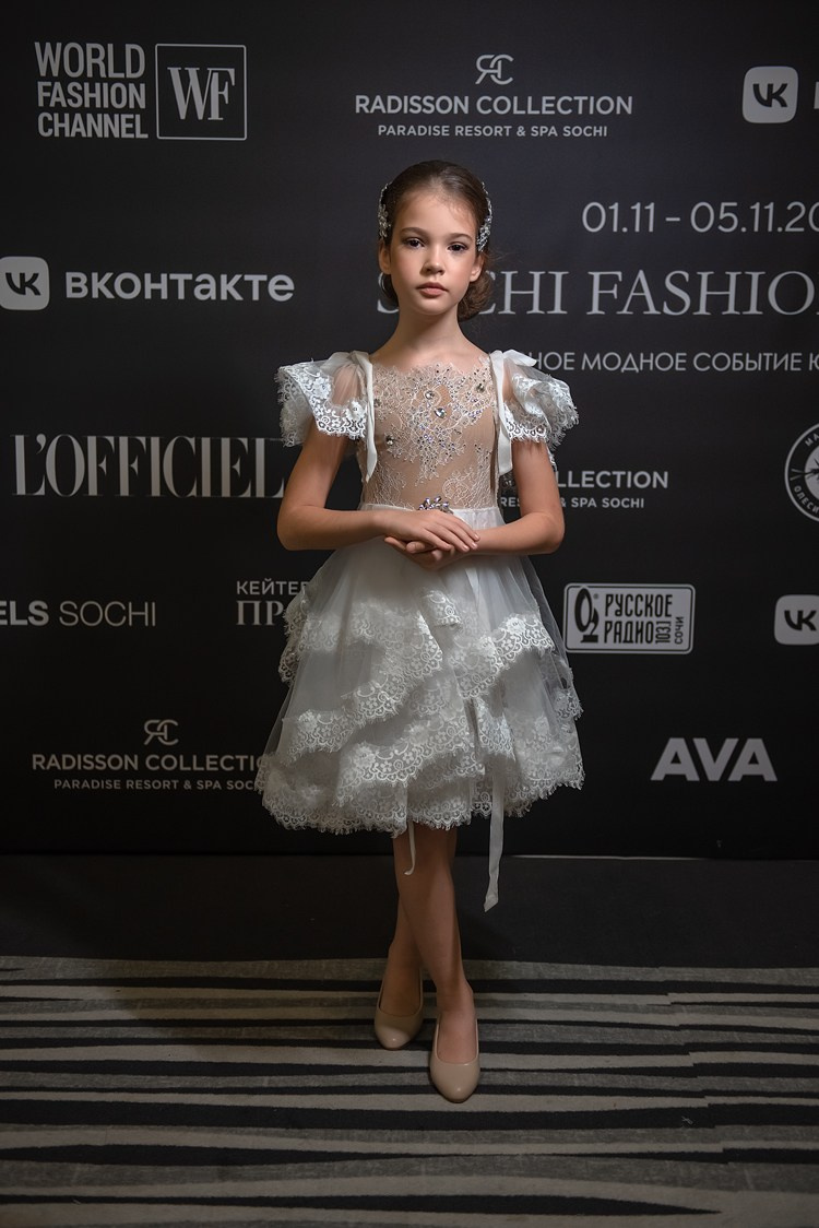 SochiFashionWeek2024 дизайнер Анохина Светлана. Семейный и коммерческий фотограф в Сочи Александр Бодунов