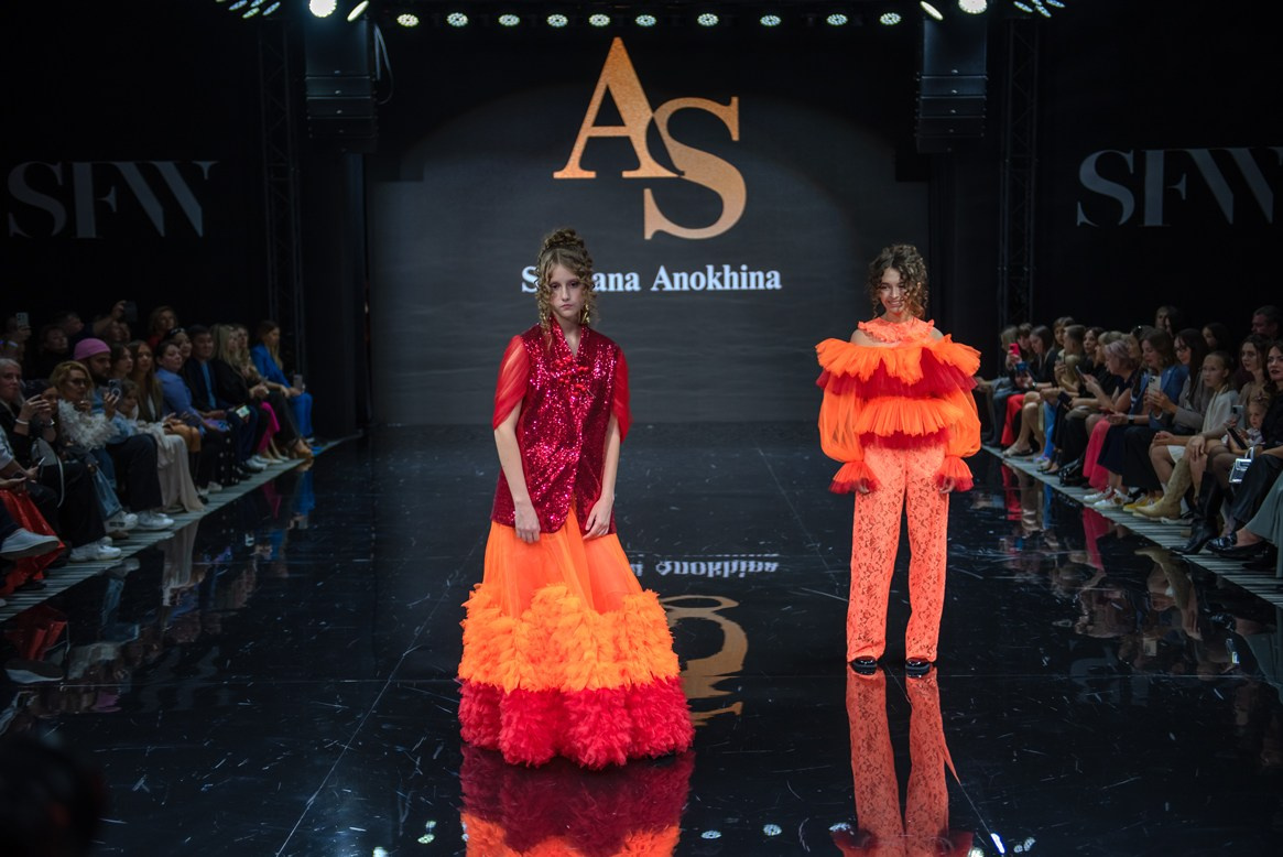 SochiFashionWeek2024 дизайнер Анохина Светлана. Семейный и коммерческий фотограф в Сочи Александр Бодунов