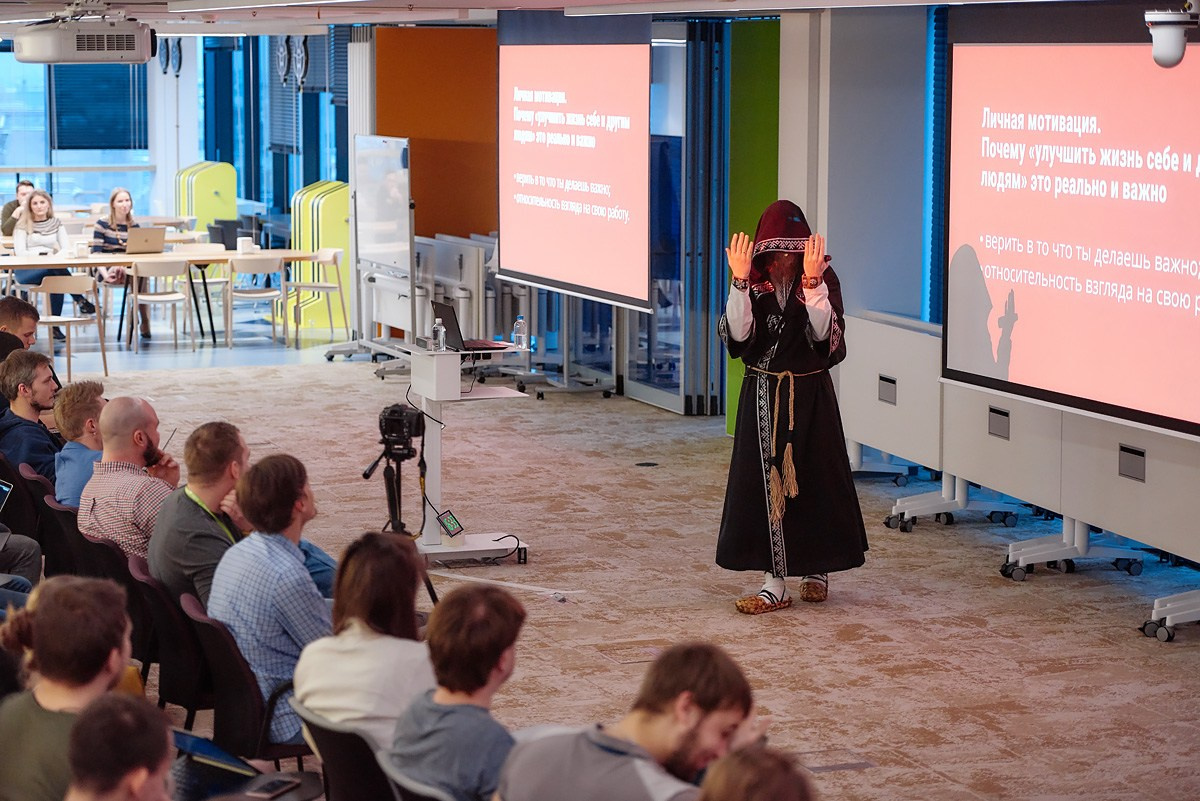 Нейромонах Феофан в Avito. Репортажный фотограф в Москве Вадим Францев