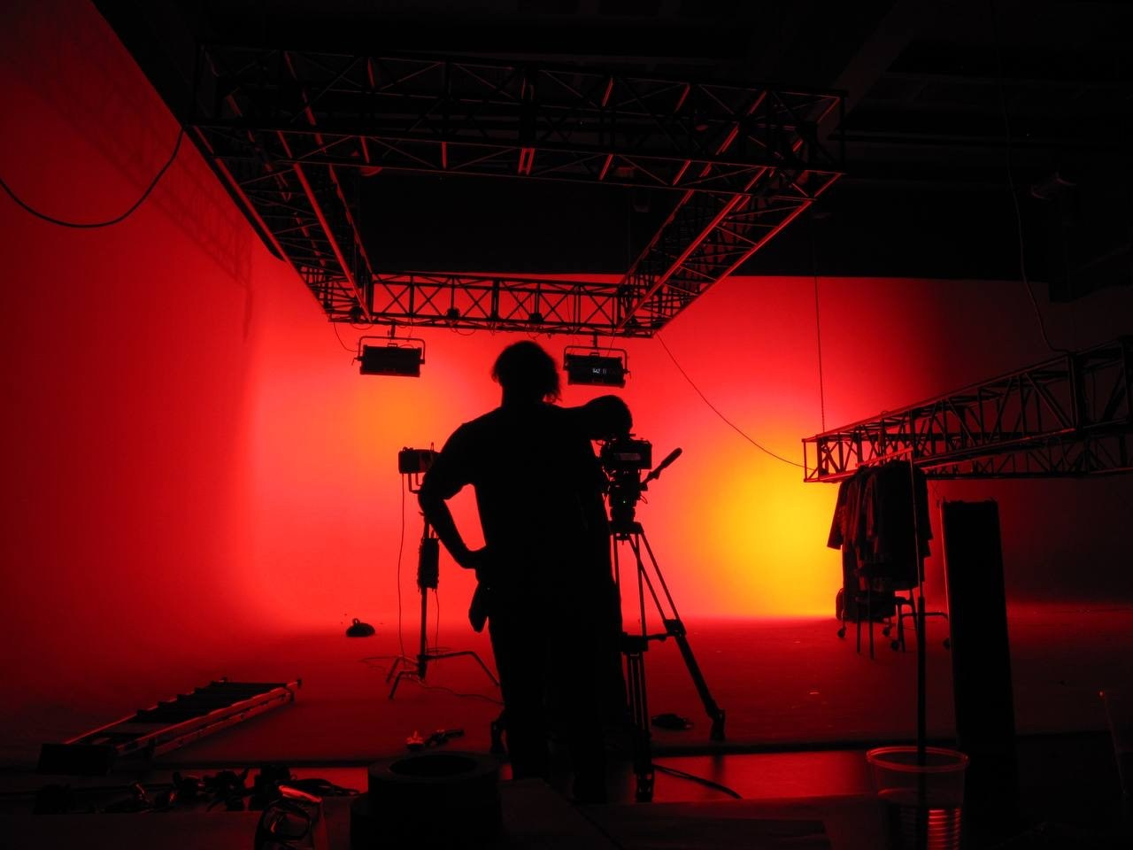 BACKSTAGE GALLERY. «MAK FLAME»