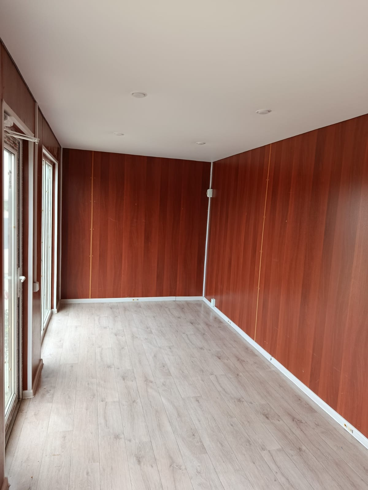 Галерея. Karkaspro. Производство торговых павильонов, торговых рядов и модульных зданий