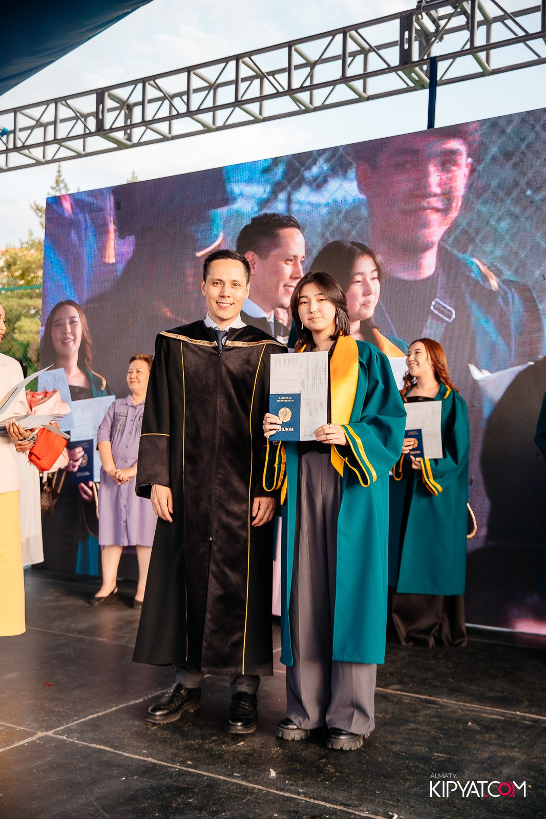 ВРУЧЕНИЕ ДИПЛОМОВ — НАРХОЗ КОЛЛЕДЖ. Part 4. КИПЯТКОМ АЛМАТЫ!