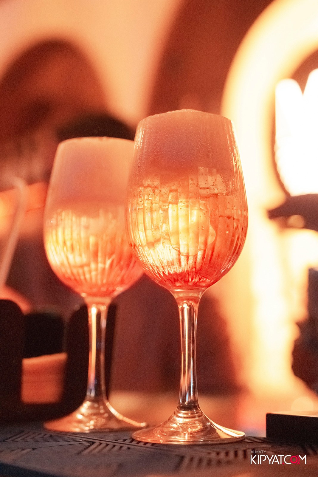 EDEN POOL & BAR. КИПЯТКОМ АЛМАТЫ!