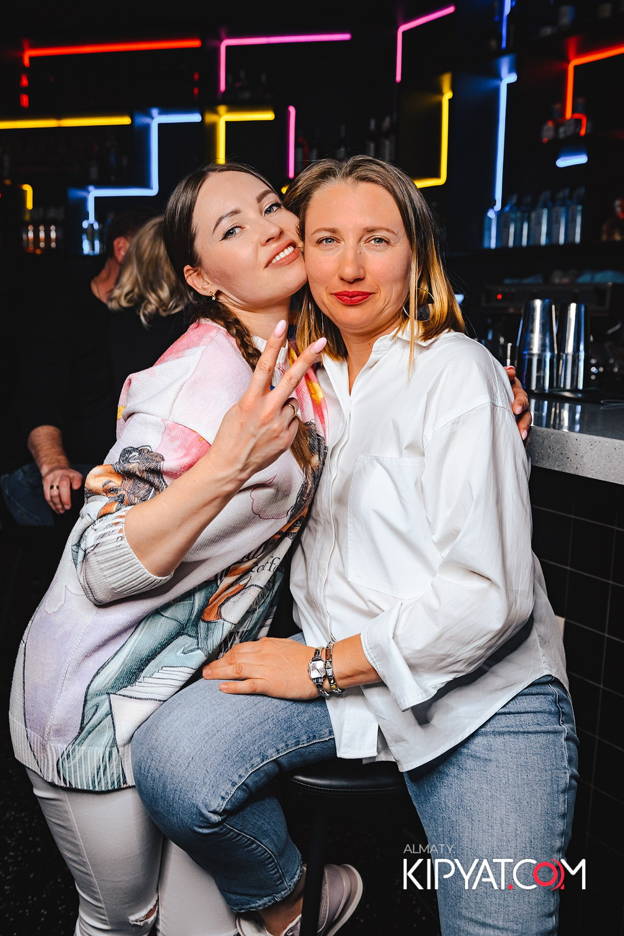 ВЫСТУПЛЕНИЕ ГРУППЫ ВИРУС SANTA BARBARA. КИПЯТКОМ АЛМАТЫ!