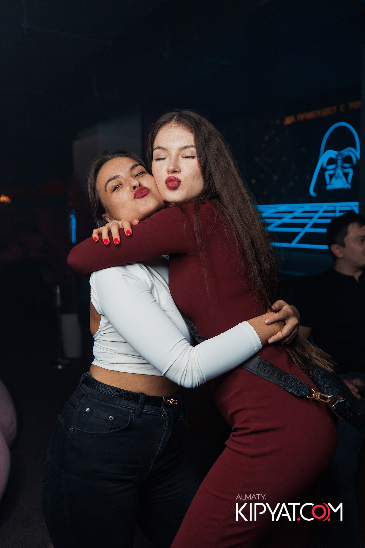 КОНЦЕРТ ГРУППЫ HIFI SANTA BARBARA. КИПЯТКОМ АЛМАТЫ!